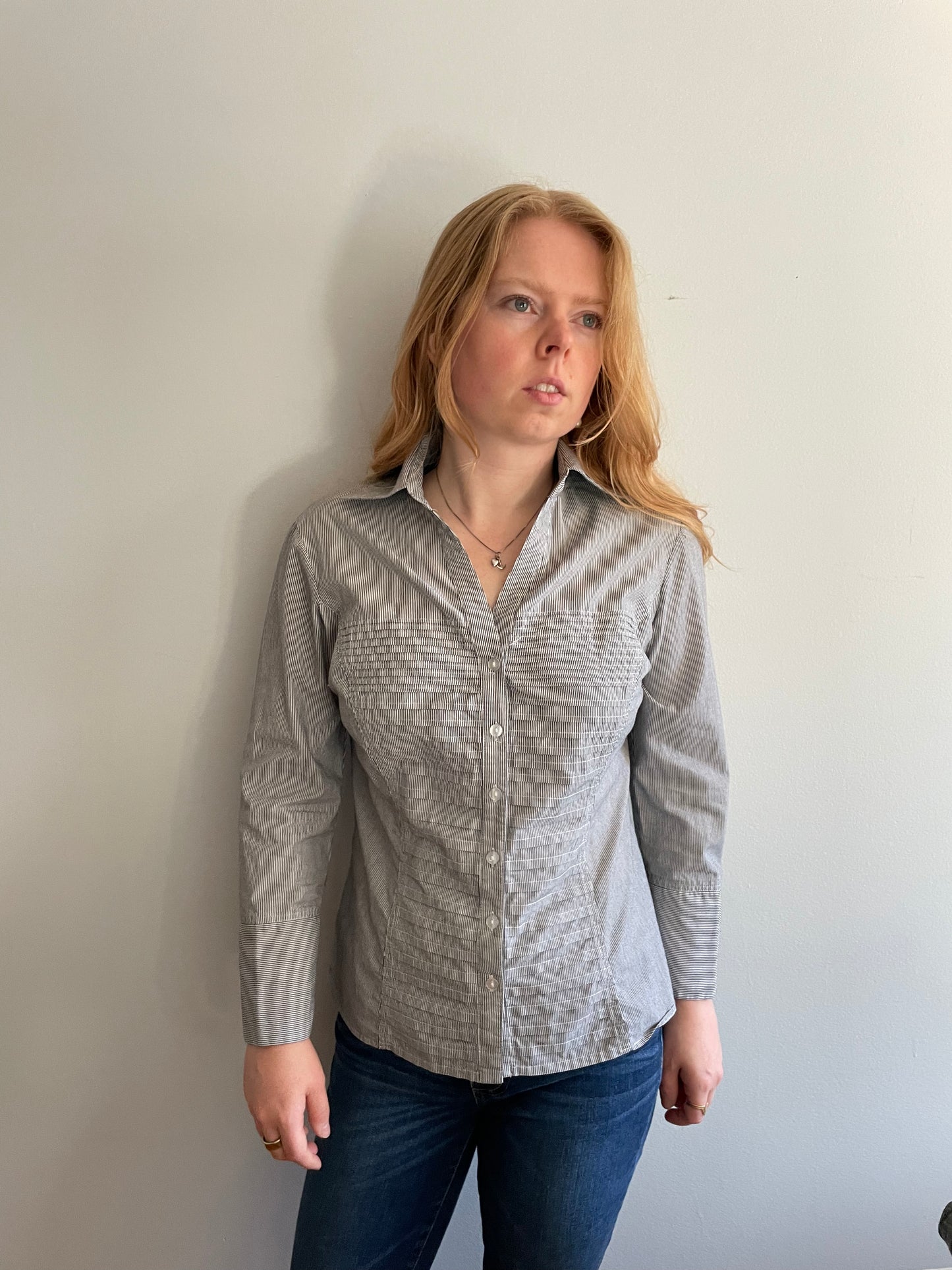 Signature Larry Levine Grey Striped Button Down Blouse - Small