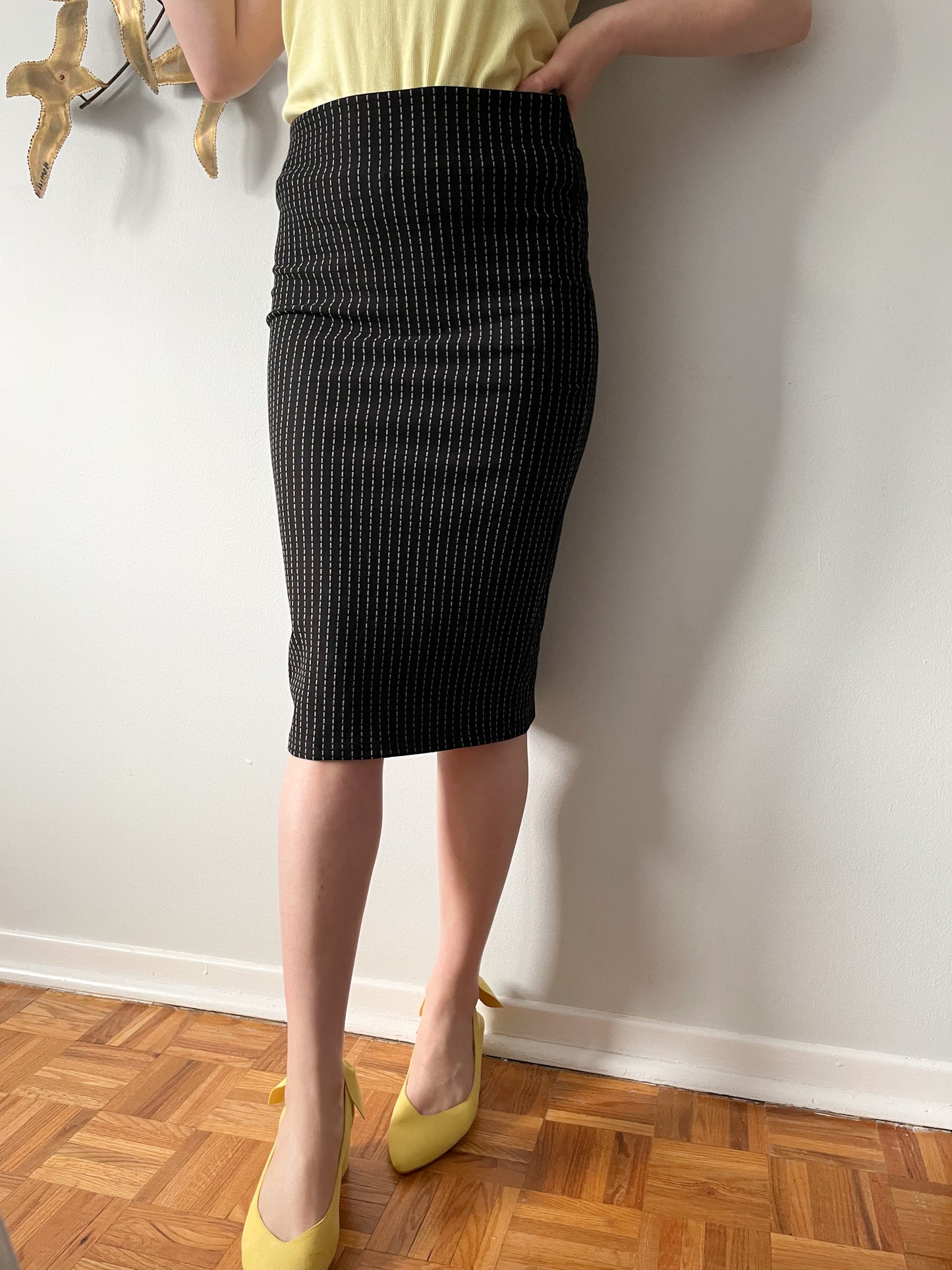 Studio Black With White Broken Lines Mid Skirt - Medium
