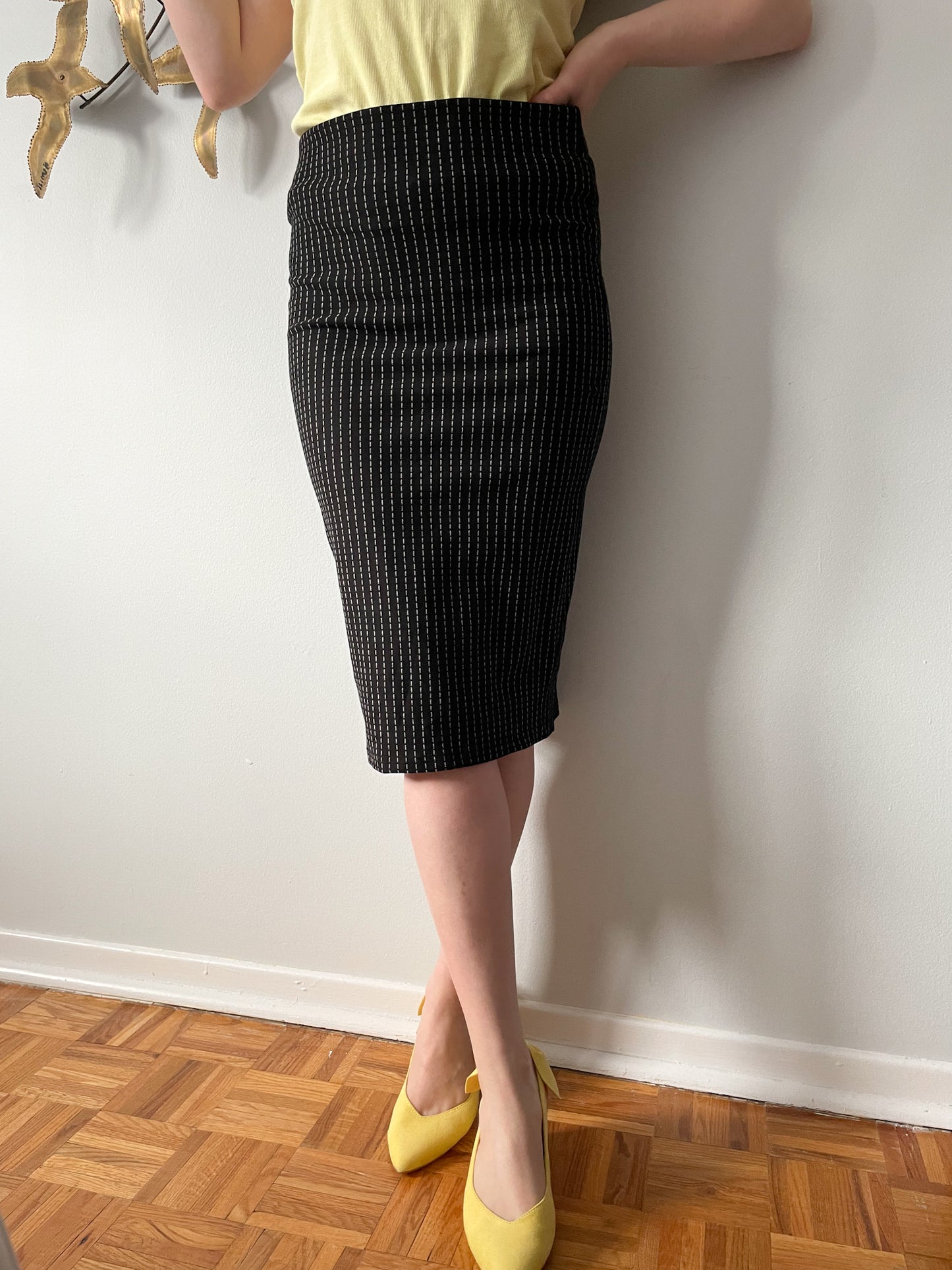 Studio Black With White Broken Lines Mid Skirt - Medium