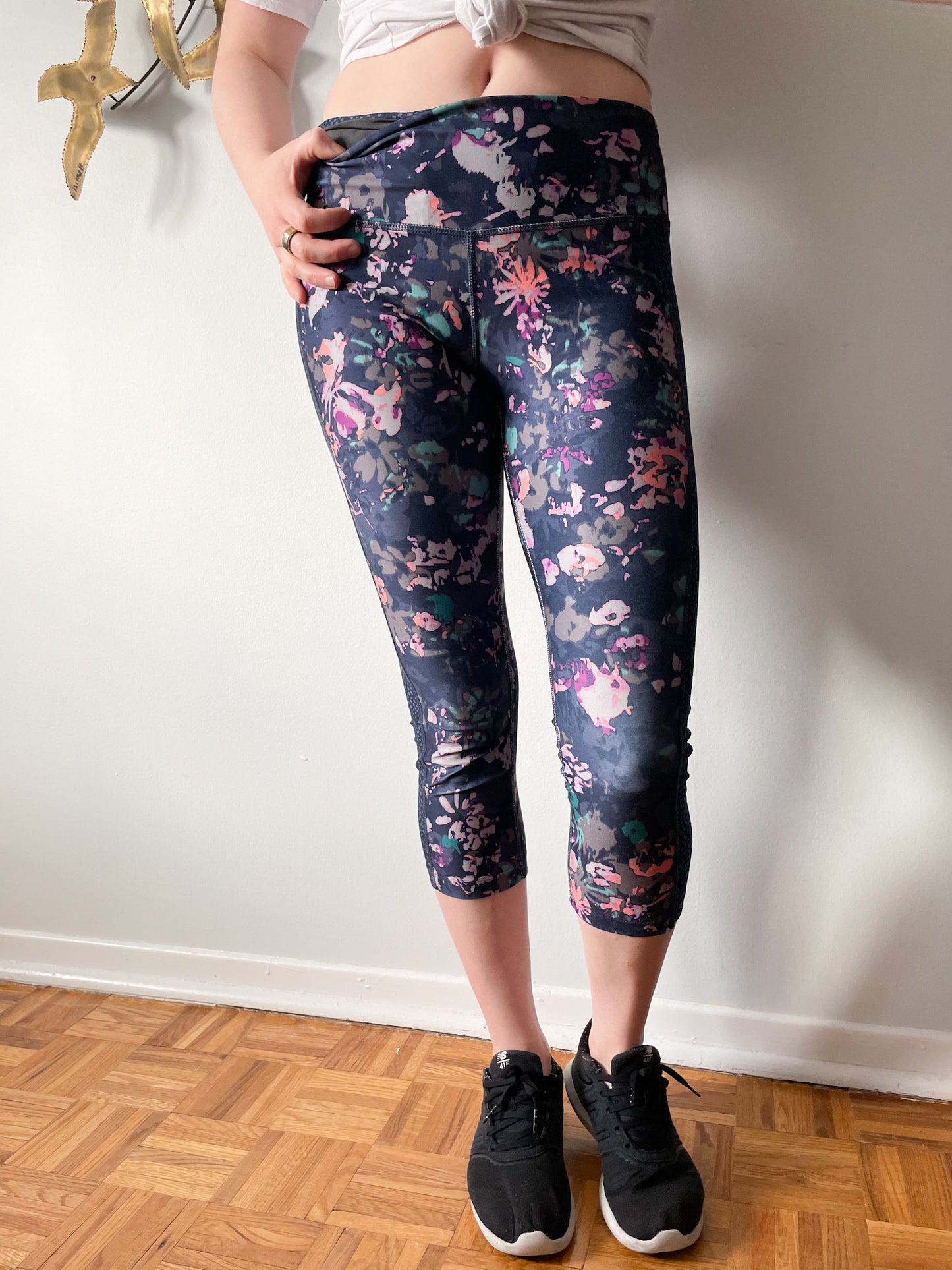 Eddie Bauer Navy Floral Guide Trex Sport Capris - Small