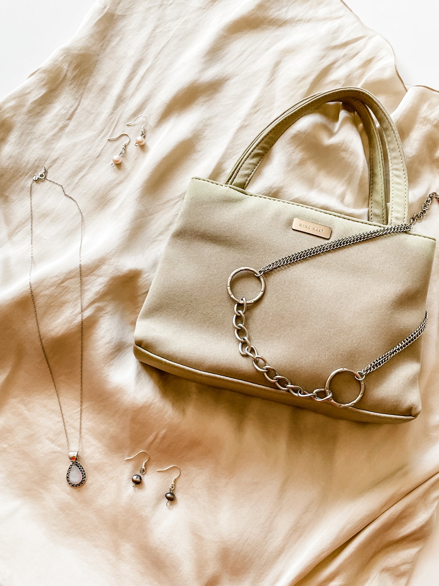 Silver Chain Loop Necklace