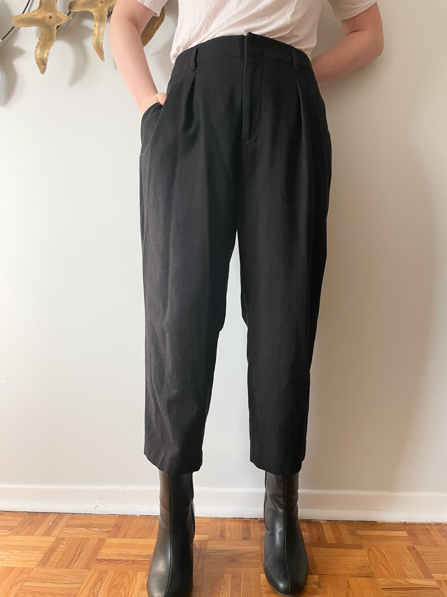 Uniqlo Black Wool Blend High Rise Cropped Trouser Pants - Large – Le Prix  Fashion & Consulting