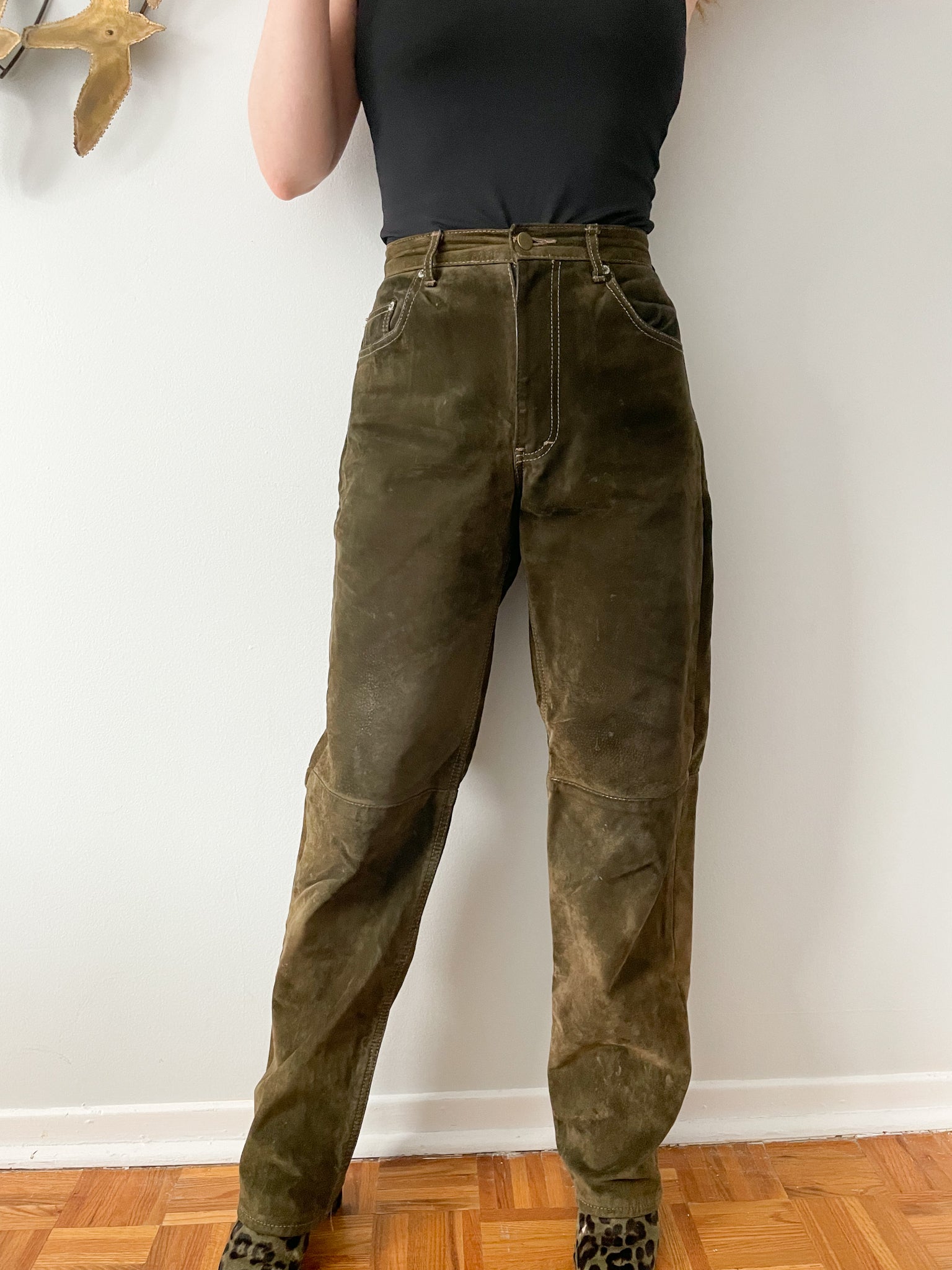 Per Suede Olive Green Genuine Suede Leather High Rise Barrel Pants - S – Le  Prix Fashion & Consulting