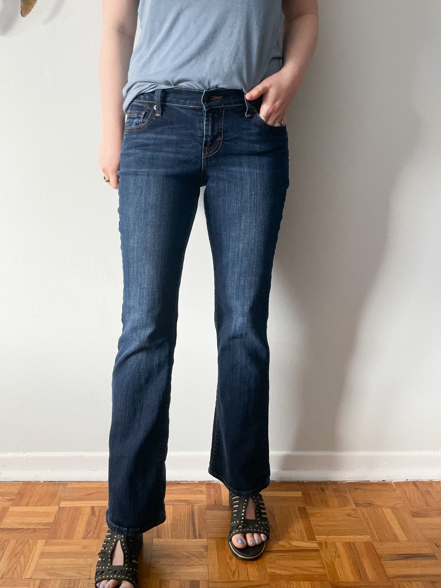 Old Navy Sweetheart Dark Wash Mid Rise Straight Leg Jeans - Size 2
