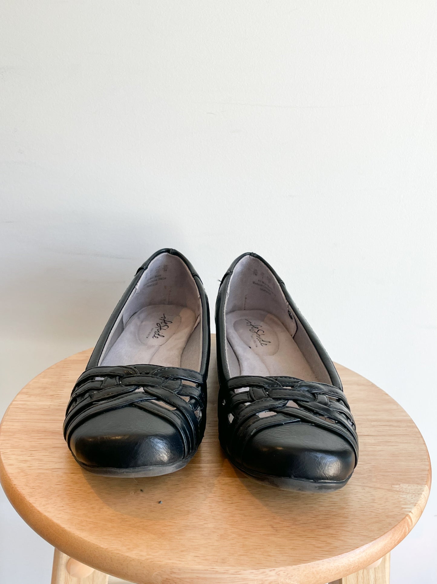 Life Stride Black Cutout Cushioned Flats - Size 7