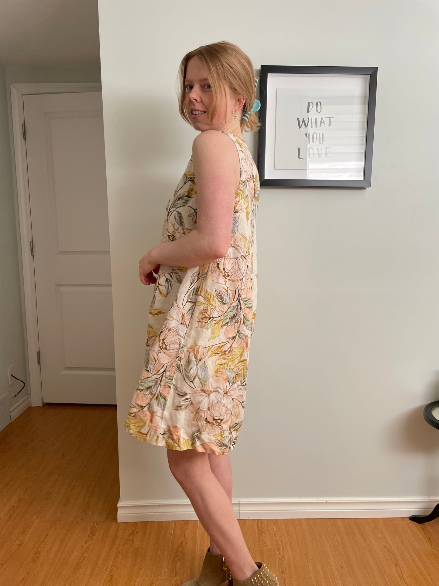 Nicole Miller Cream Floral 100% Linen Sleeveless Shift Dress - Small