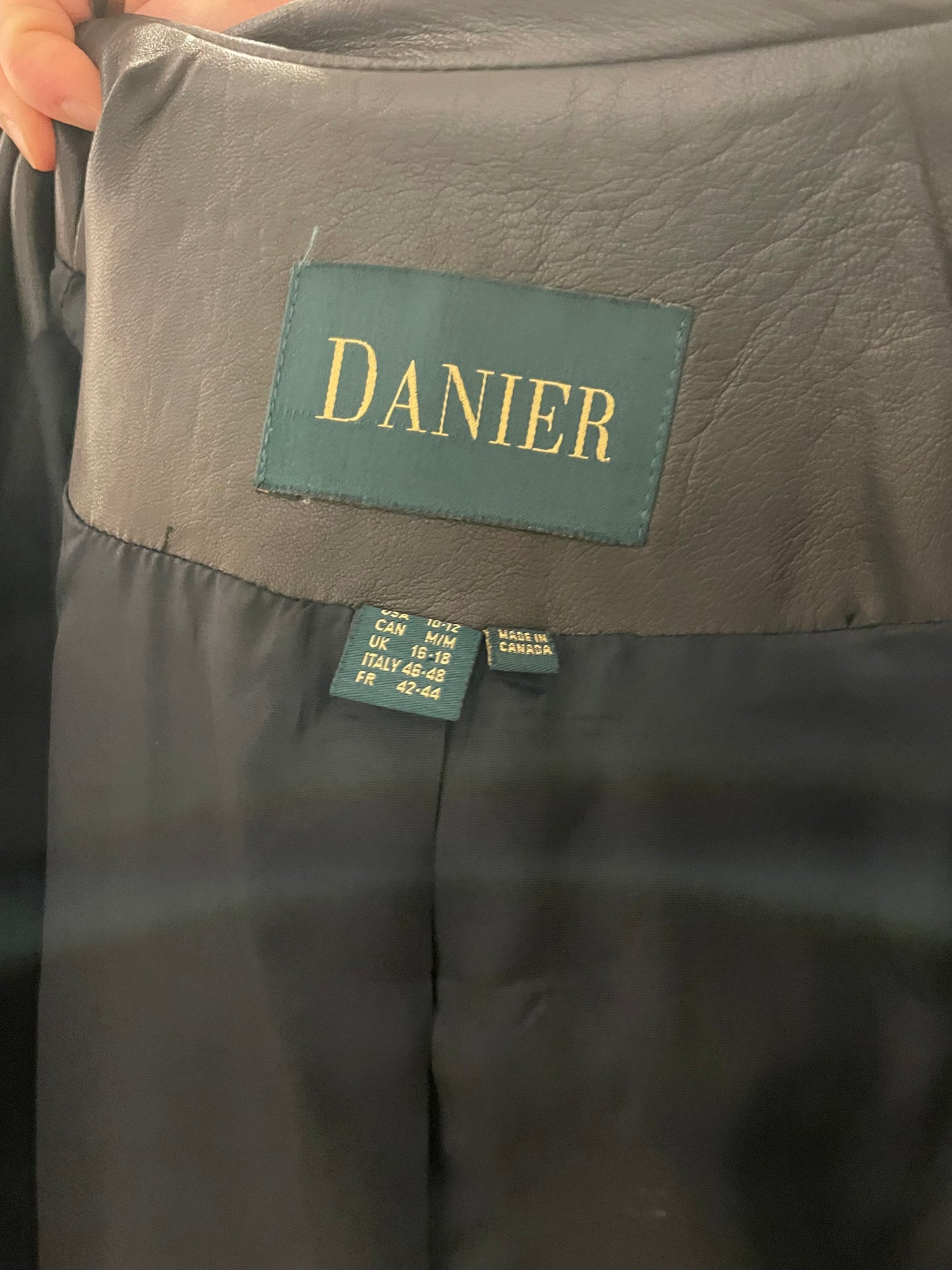 Danier Black Genuine Leather Tailored Blazer – Medium