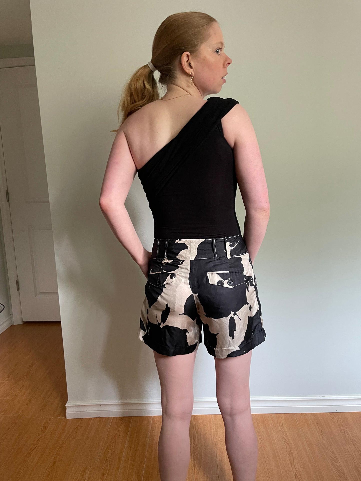 Dynamite Black One-Shoulder Ruched Bodysuit – XS