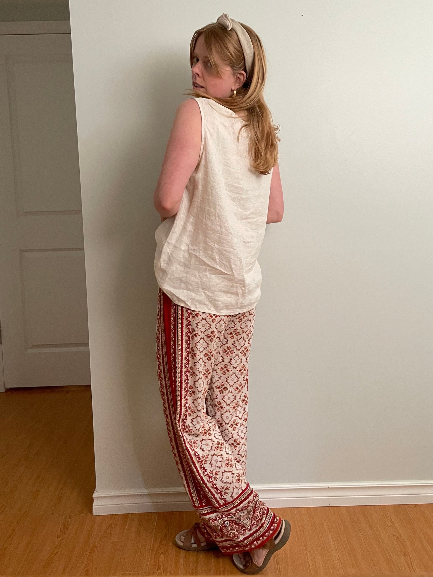 Lucy & Laurel Red Printed Boho Rayon Pants – Size Medium