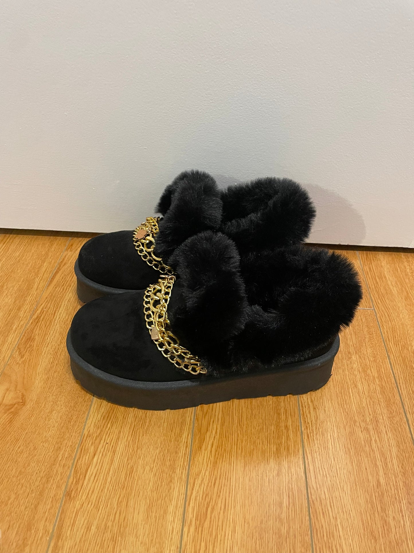 CARLA RIDA Black Faux Fur Chain Ankle Boots – Size 7.5