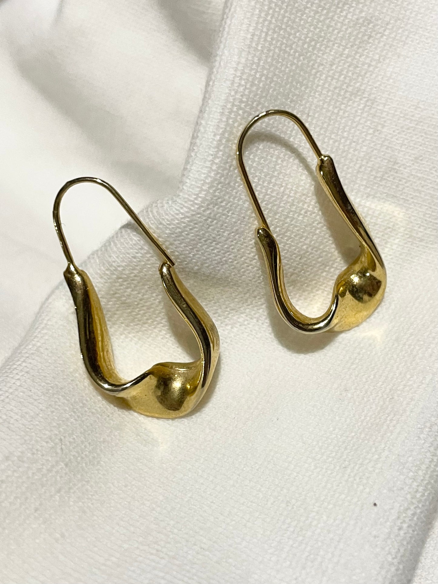 Gold Tone Sculptural Teardrop Drop Earrings