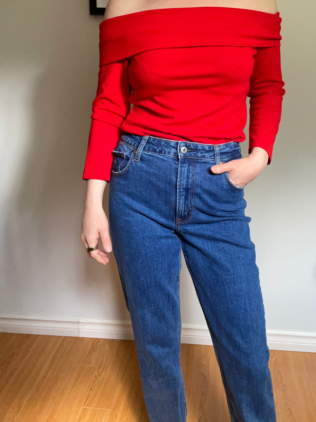 Abercrombie & Fitch Medium Wash Curve Love High Rise Mom Jeans – 27/4 Long