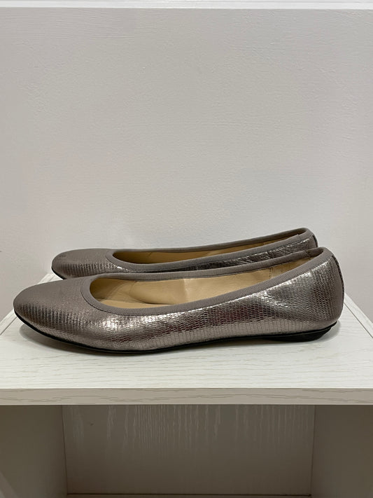 Karl Lagerfeld Paris Metallic Taupe Ballet Flats – Size 7