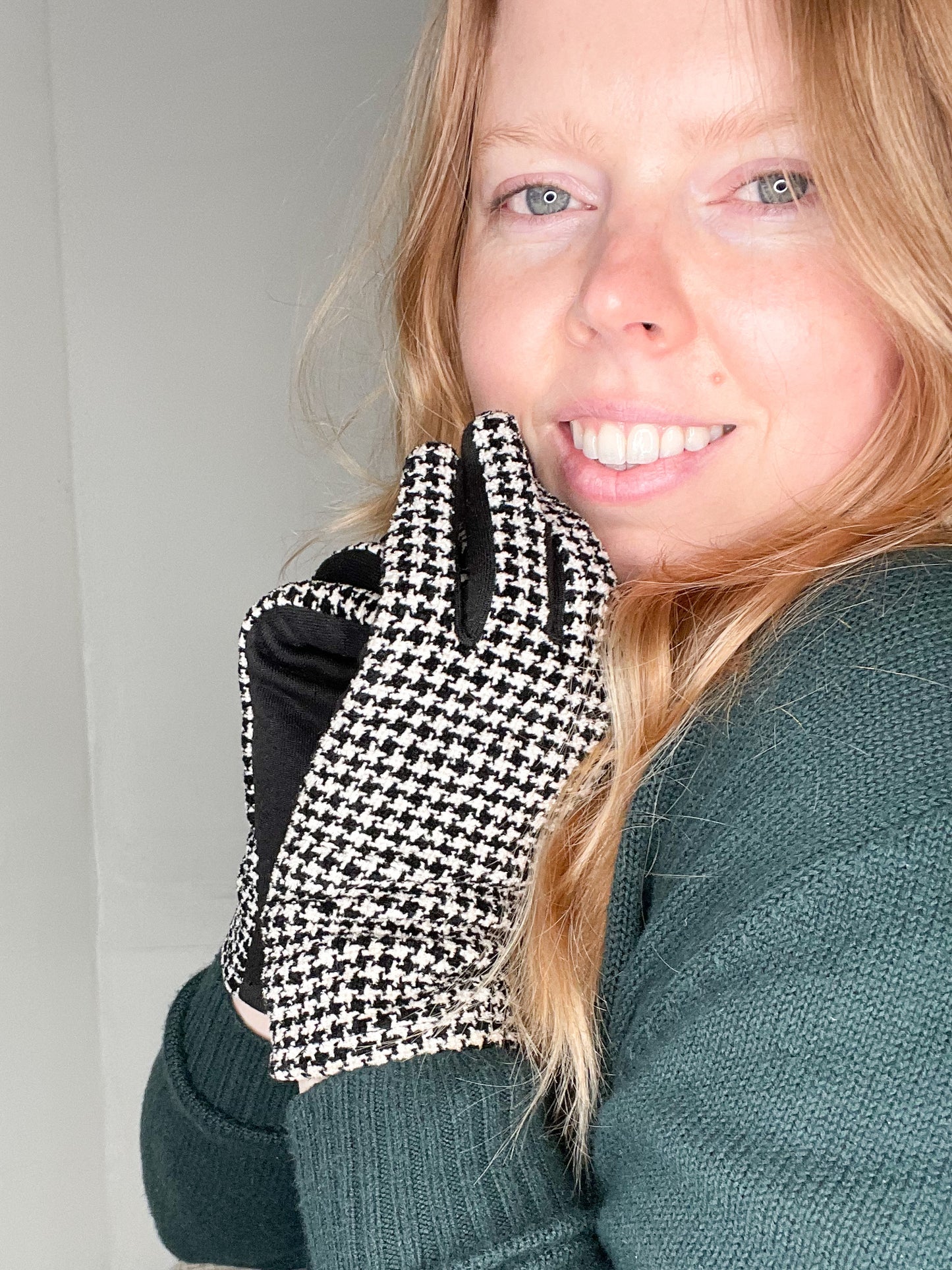 Black White Houndstooth Stretch Gloves