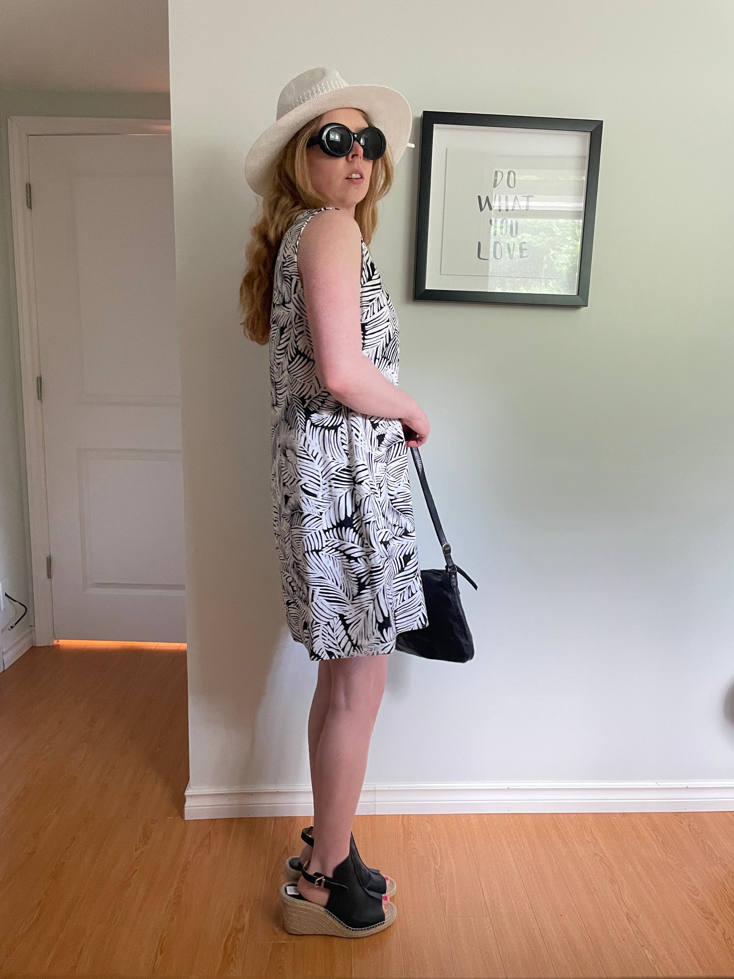 AK – Black & Ivory Palm Print Linen-Blend Shift Dress - Medium