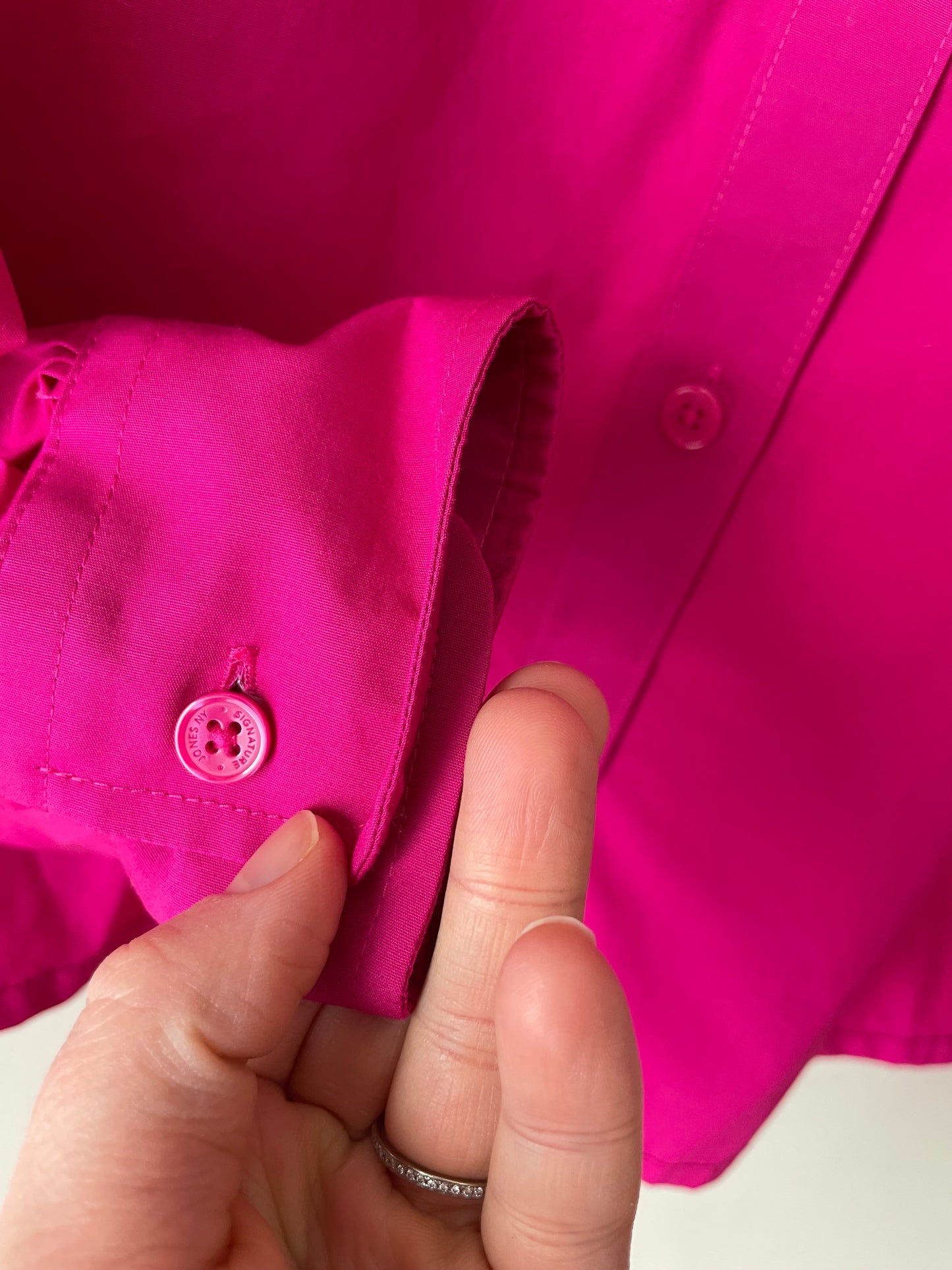 Jones New York Hot Pink Easy Care Stretch Cotton Cropped Button Up Shirt - Medium