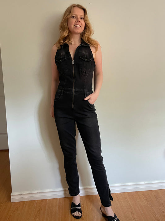 GUESS Black Stretch Denim Zip-Front Sleeveless Jumpsuit – Size 8
