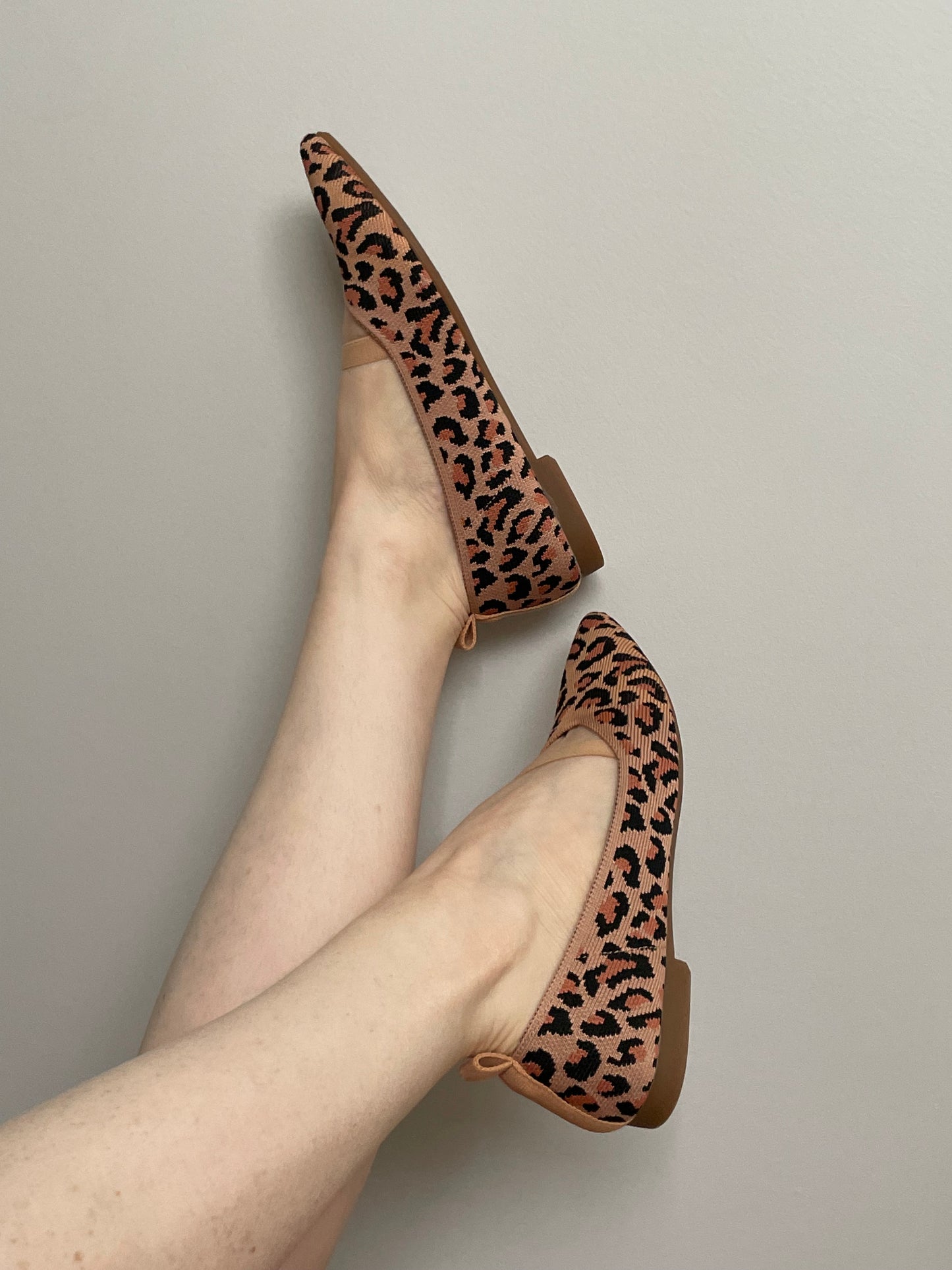 Burudani Leopard Knit Pointed Toe Flats – Tan & Black – Size 6