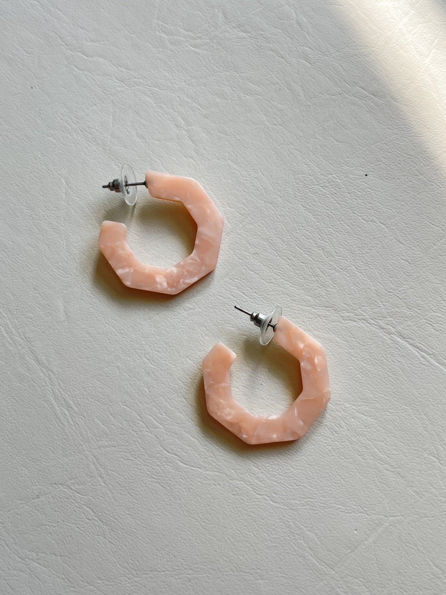 Peach Marble Resin Geometric Hoop Earrings
