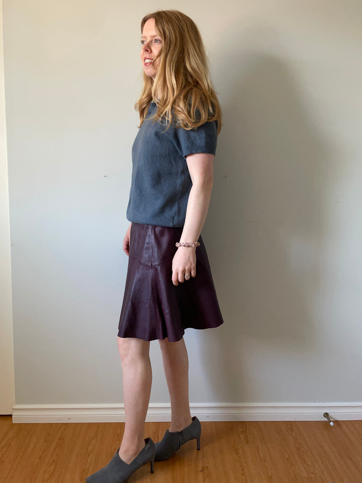 Banana Republic Burgundy Lamb Leather Mini Skirt – Size 10