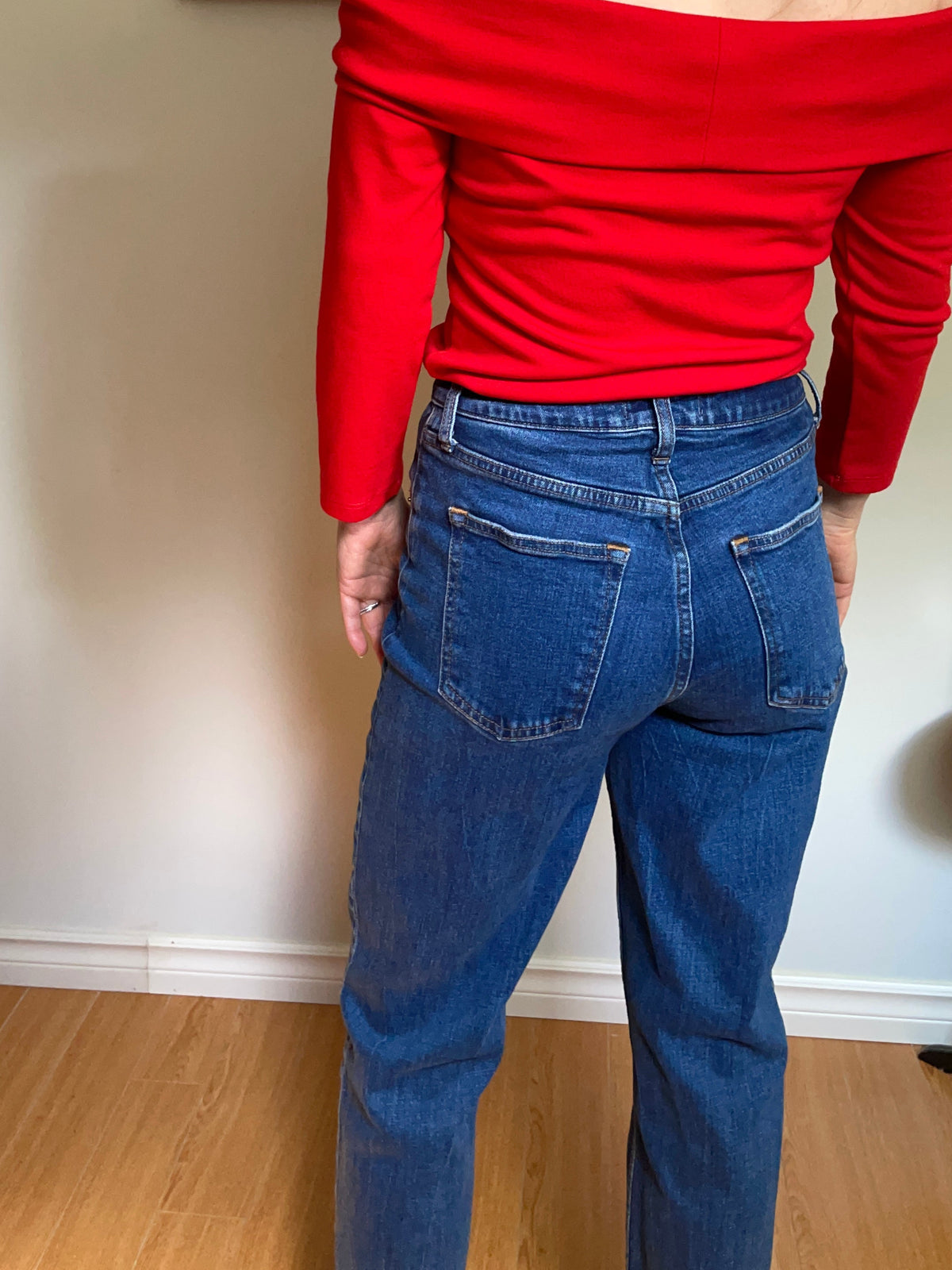 Abercrombie & Fitch Medium Wash Curve Love High Rise Mom Jeans – 27/4 Long