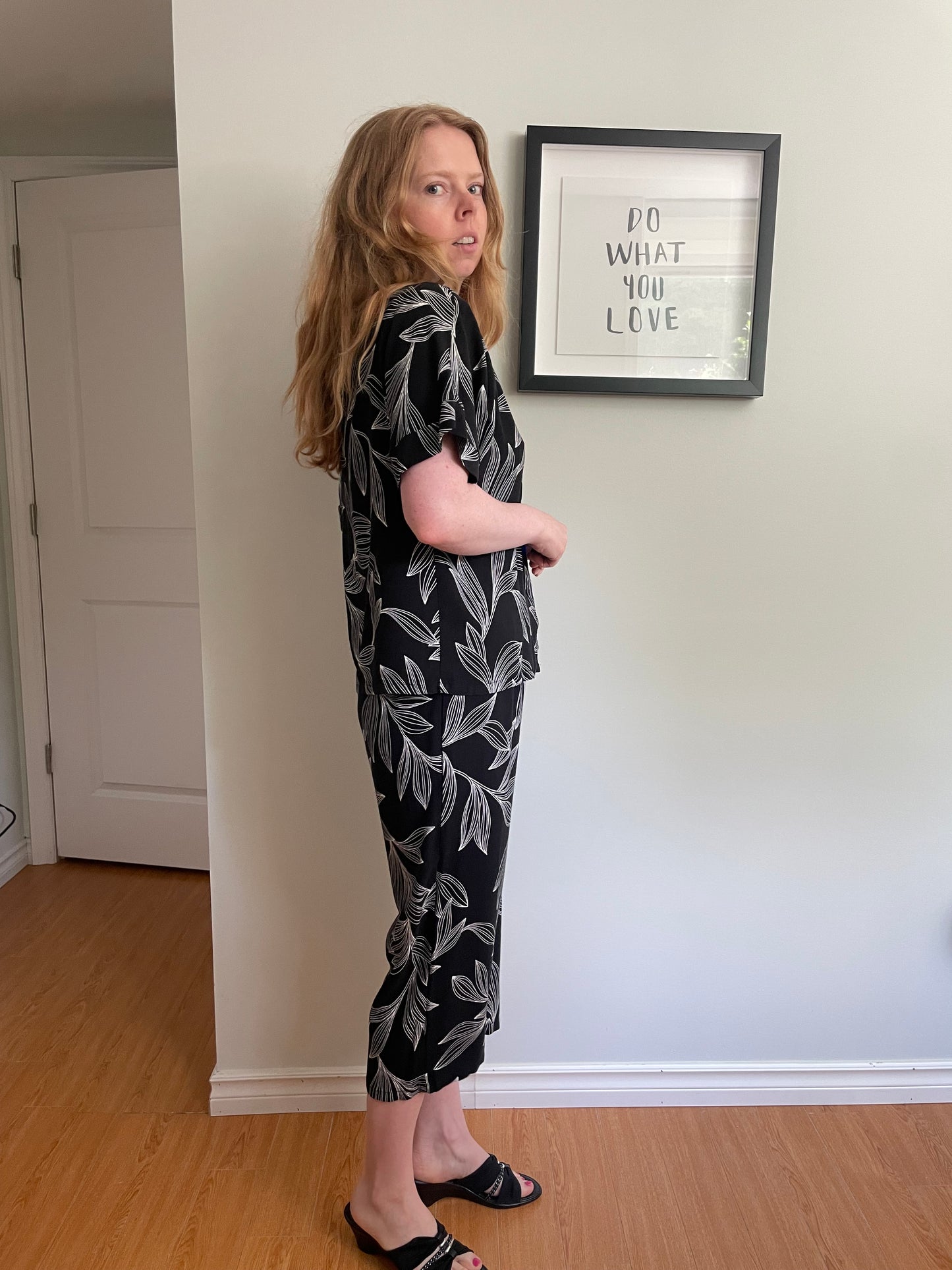 Nicole Miller New York Black & White Leaf Print Rayon Set – Size Small