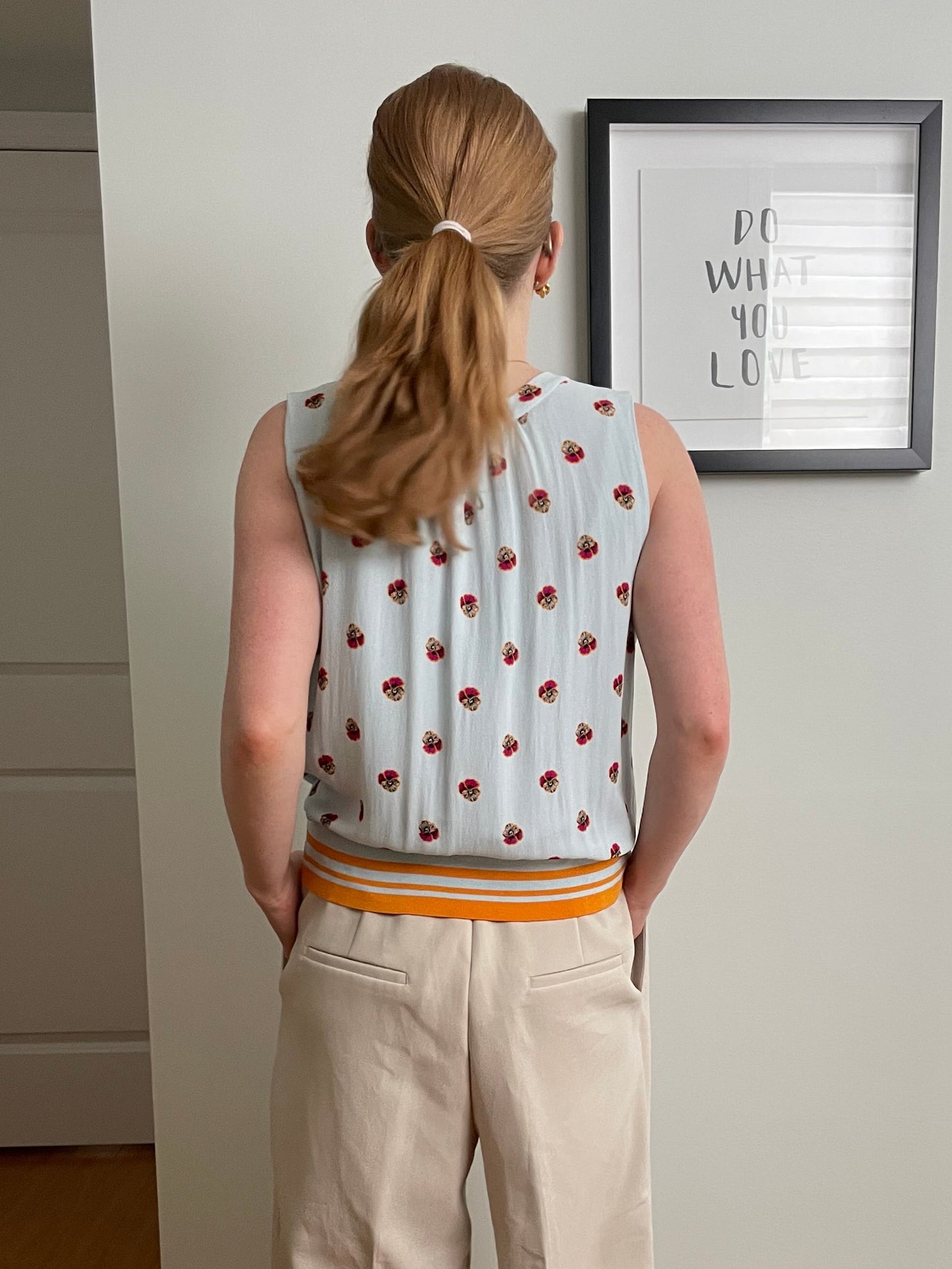 BABATON Aritzia Light Blue Floral Sleeveless Blouse – Size Large