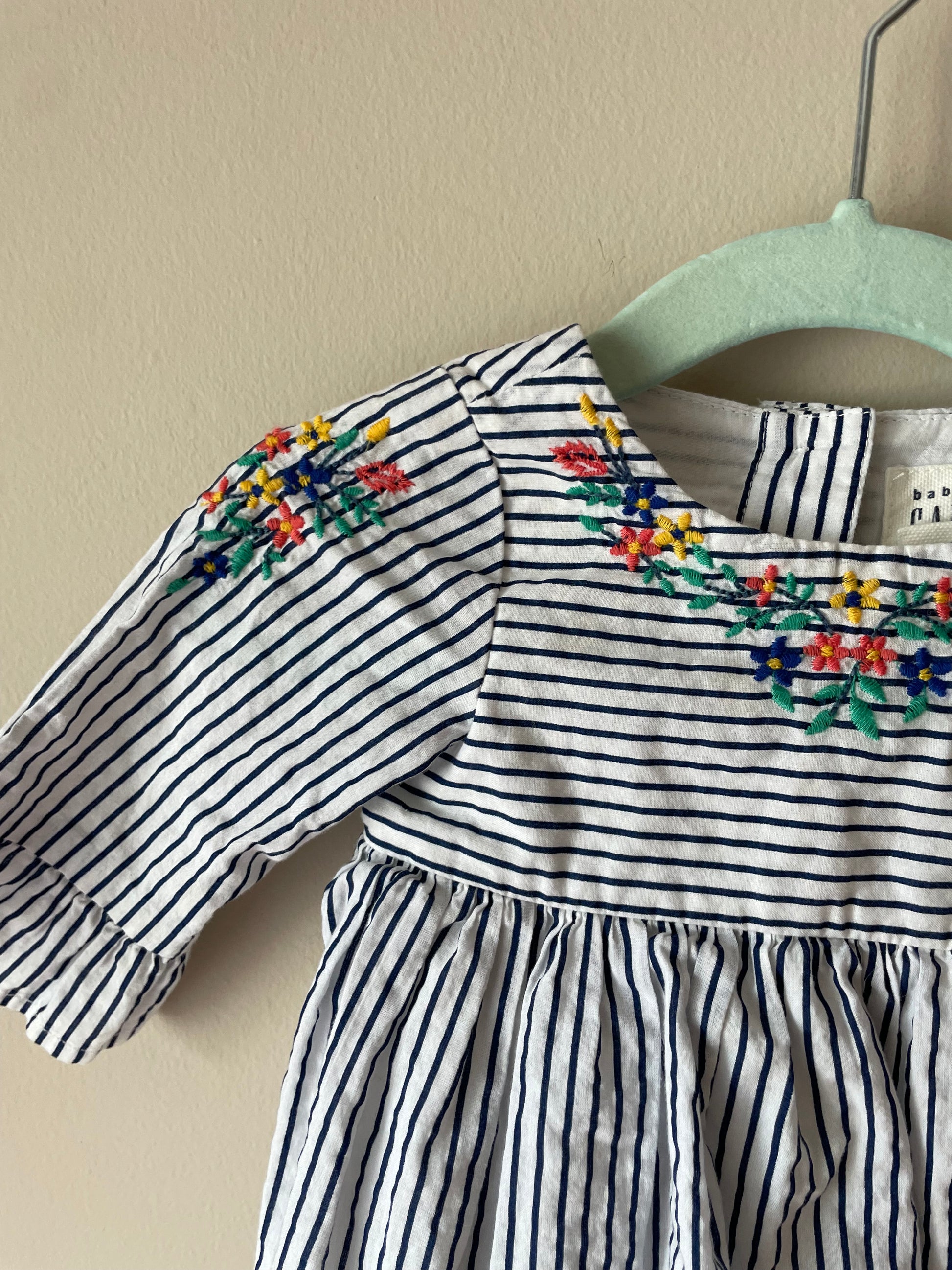 Baby GAP Navy Stripe Embroidered Cotton Dress Size 36M Baby GAP Navy Stripe Embroidered Cotton Dress Size 36M