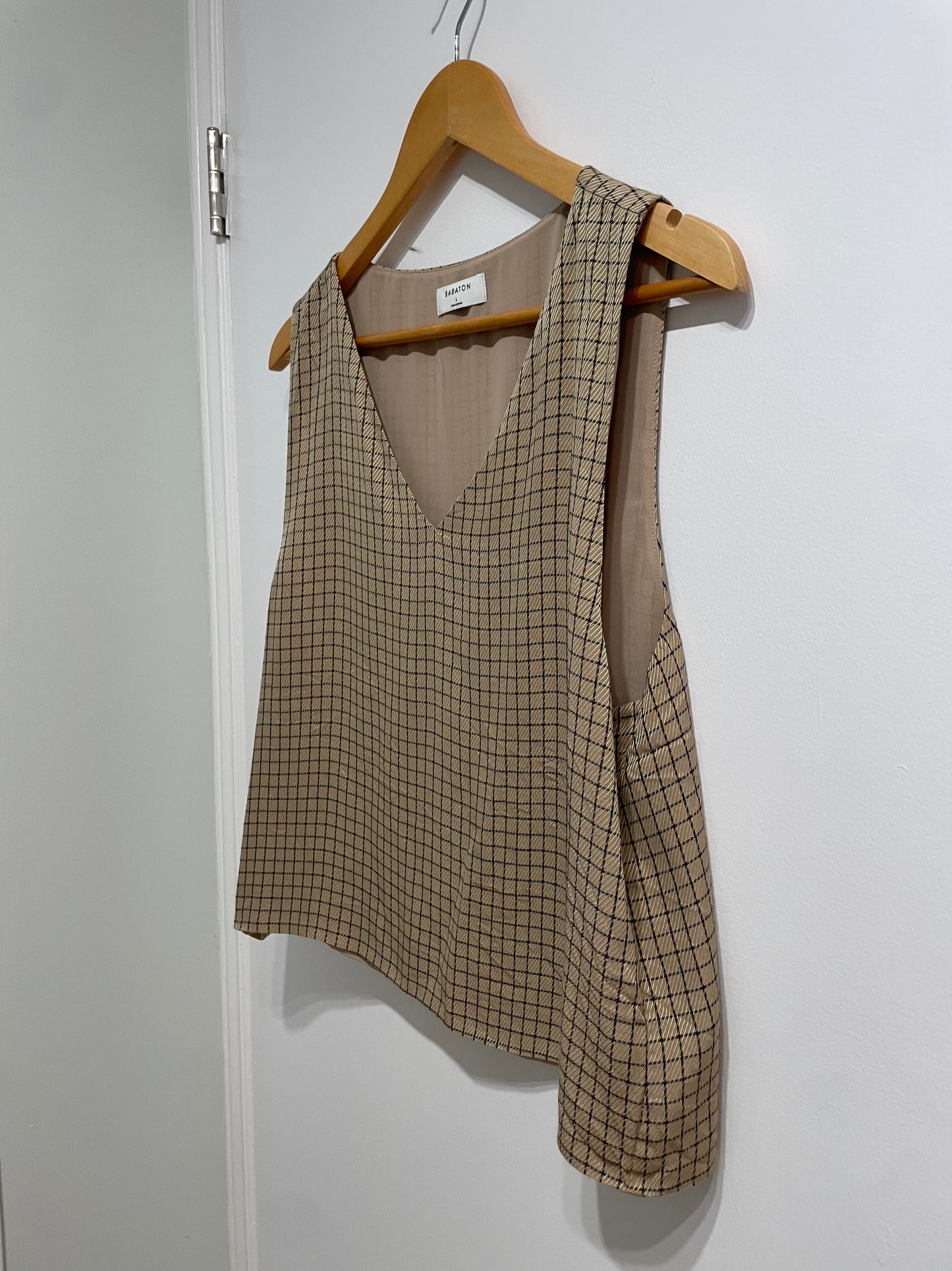 Babaton Taupe Black Grid Sleeveless V-Neck Top - Large