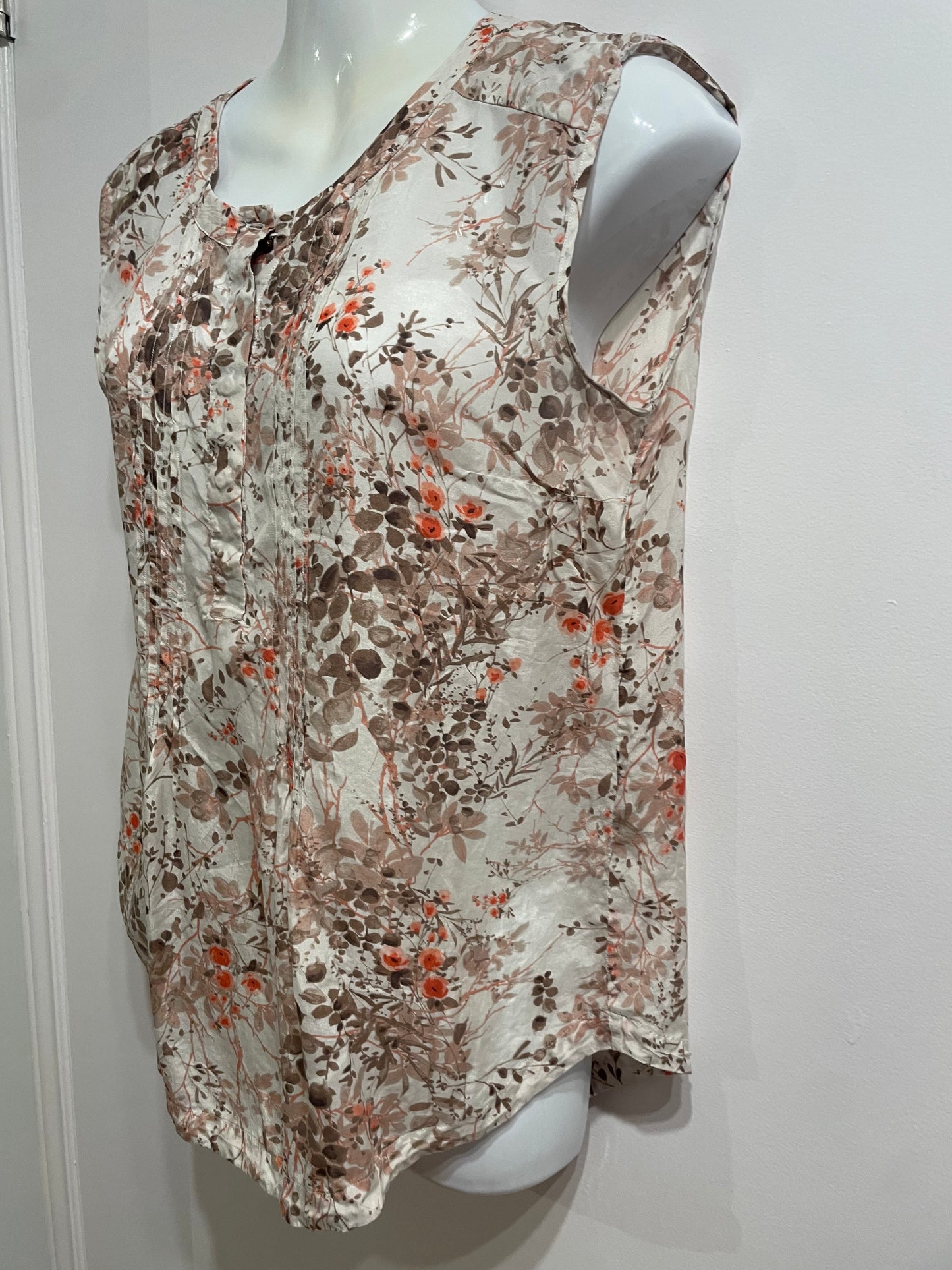 Massimo Dutti Cream Floral 100% Silk Sleeveless Button Front Blouse - Medium