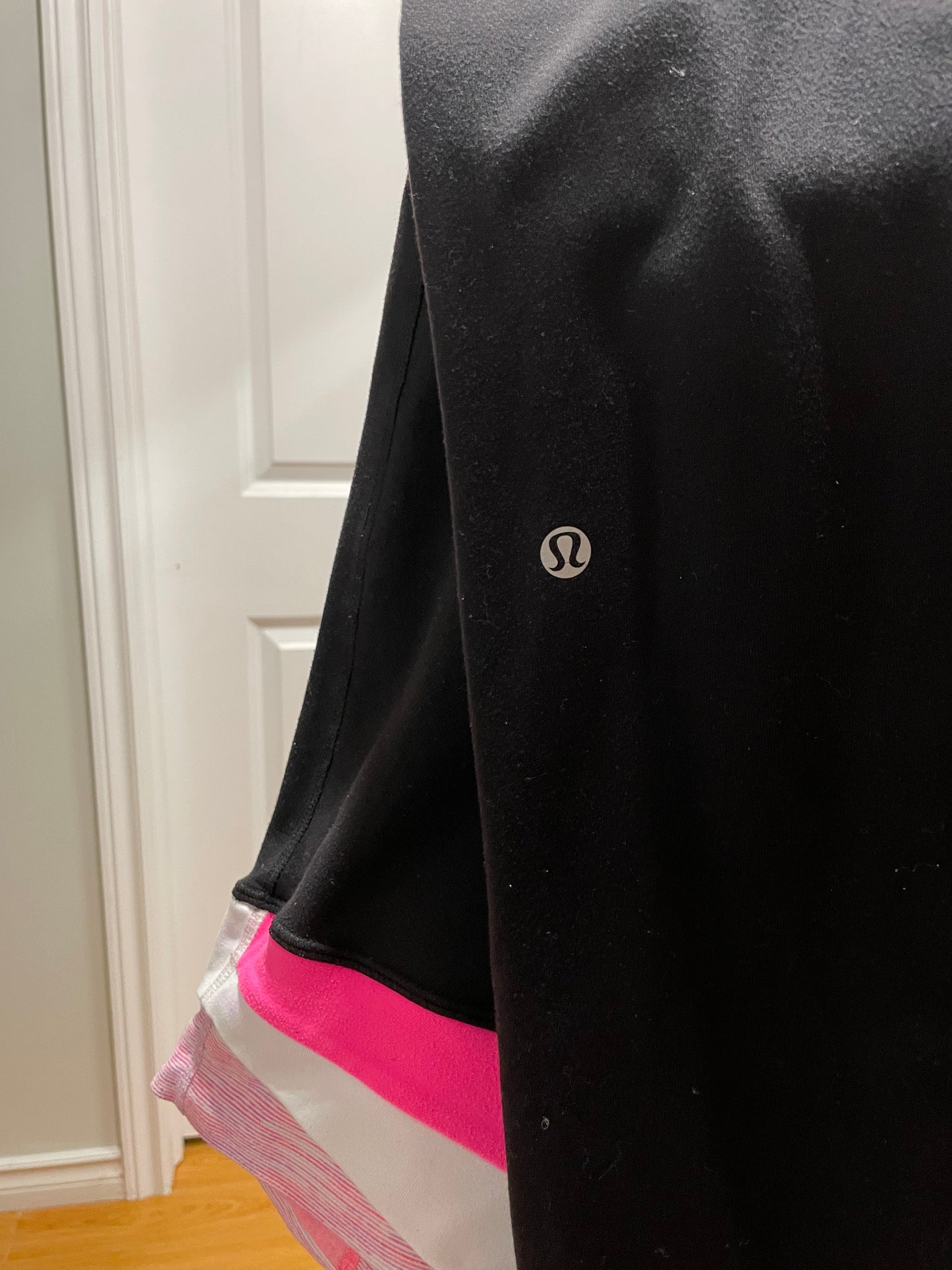 Lululemon Black Bootcut Pants with Contrast Pink Waistband – Size 6