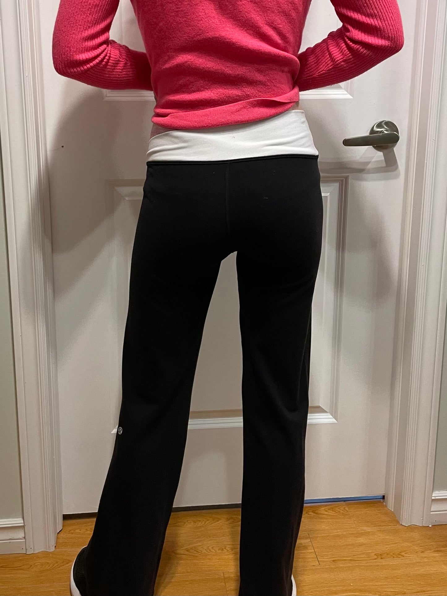 Lululemon Black Bootcut Pants with Contrast Pink Waistband – Size 6