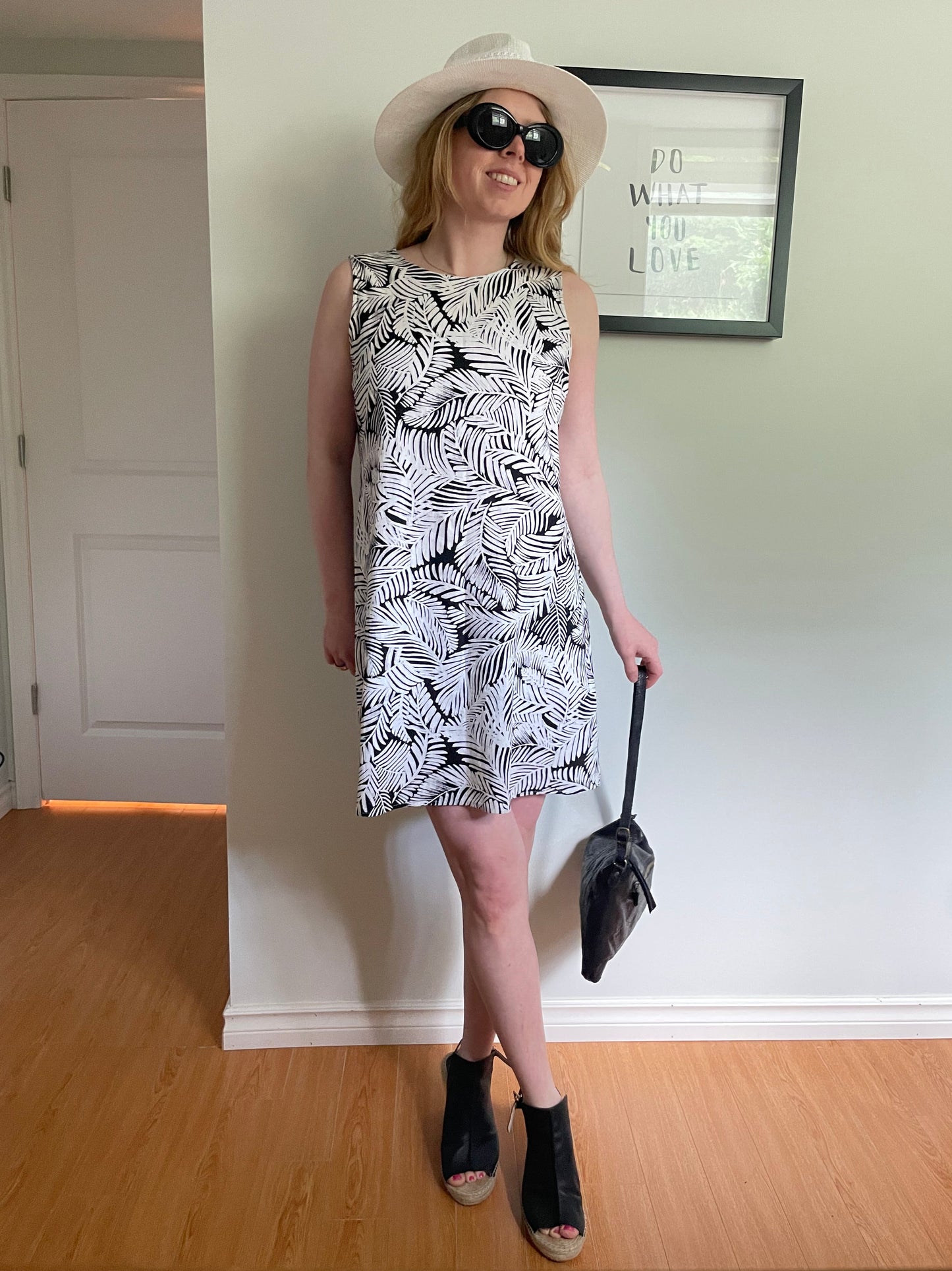 AK – Black & Ivory Palm Print Linen-Blend Shift Dress - Medium
