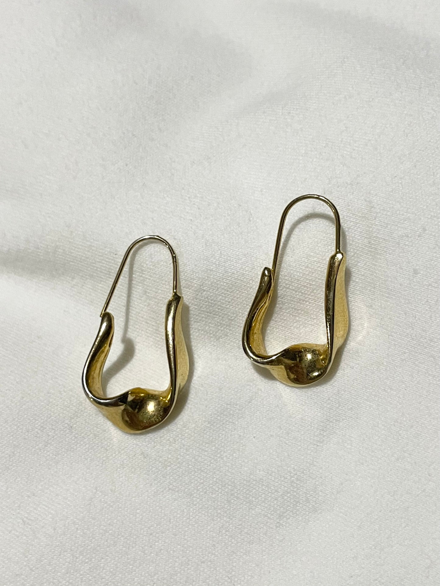 Gold Tone Sculptural Teardrop Drop Earrings