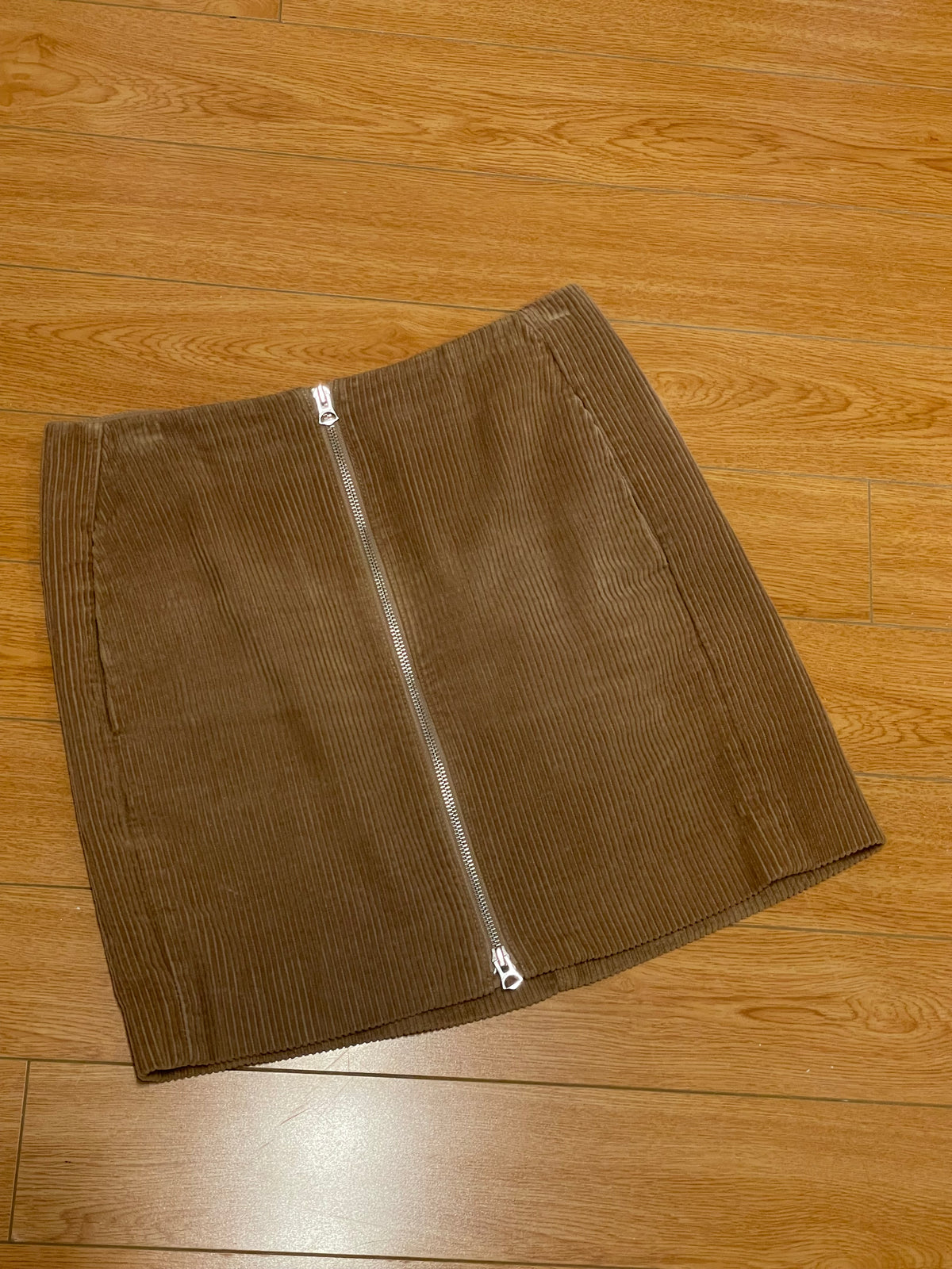 rag & bone Taupe Cotton Corduroy Zip-Front Mini Skirt – Size 27