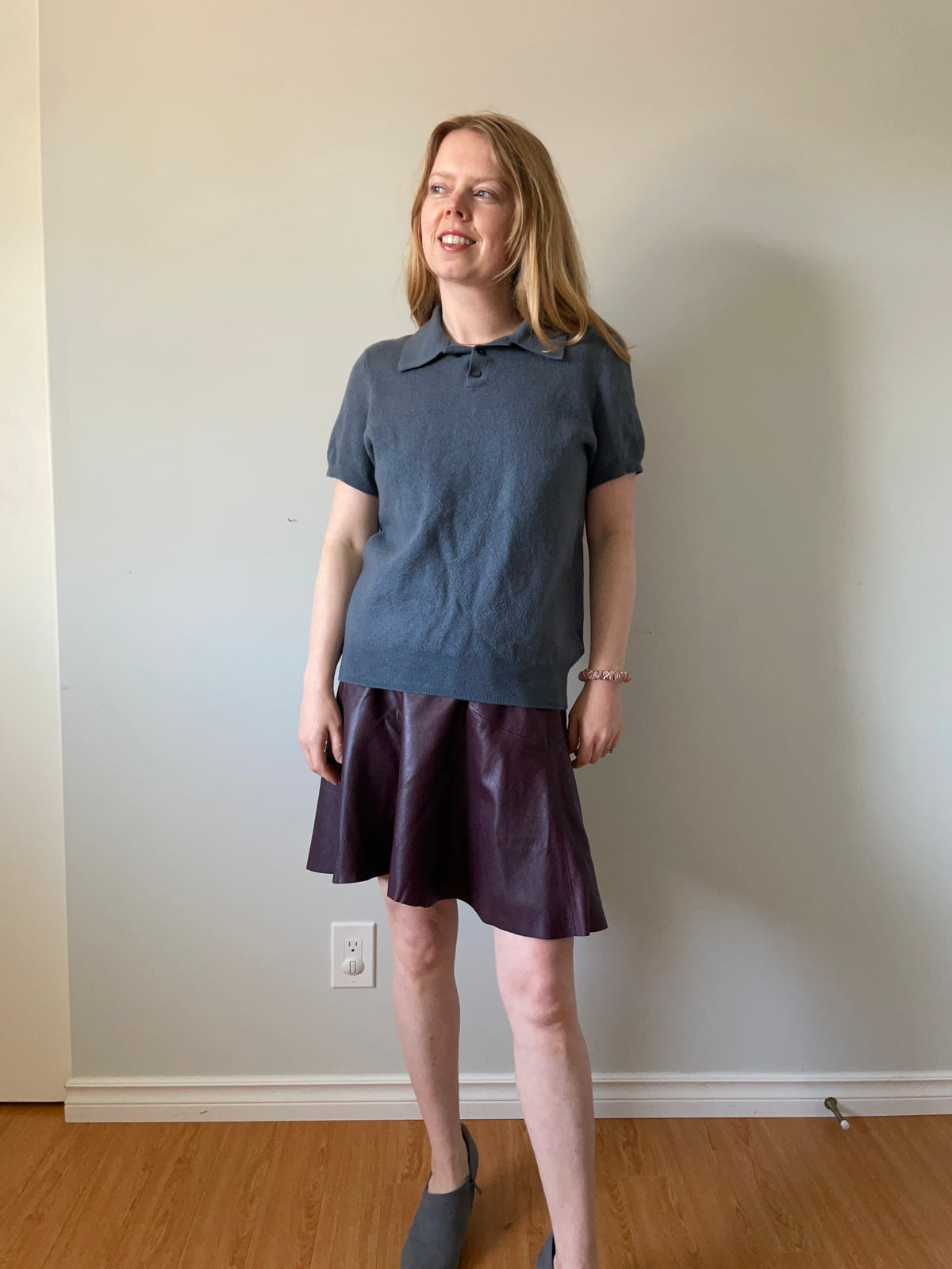 Banana Republic Burgundy Lamb Leather Mini Skirt – Size 10