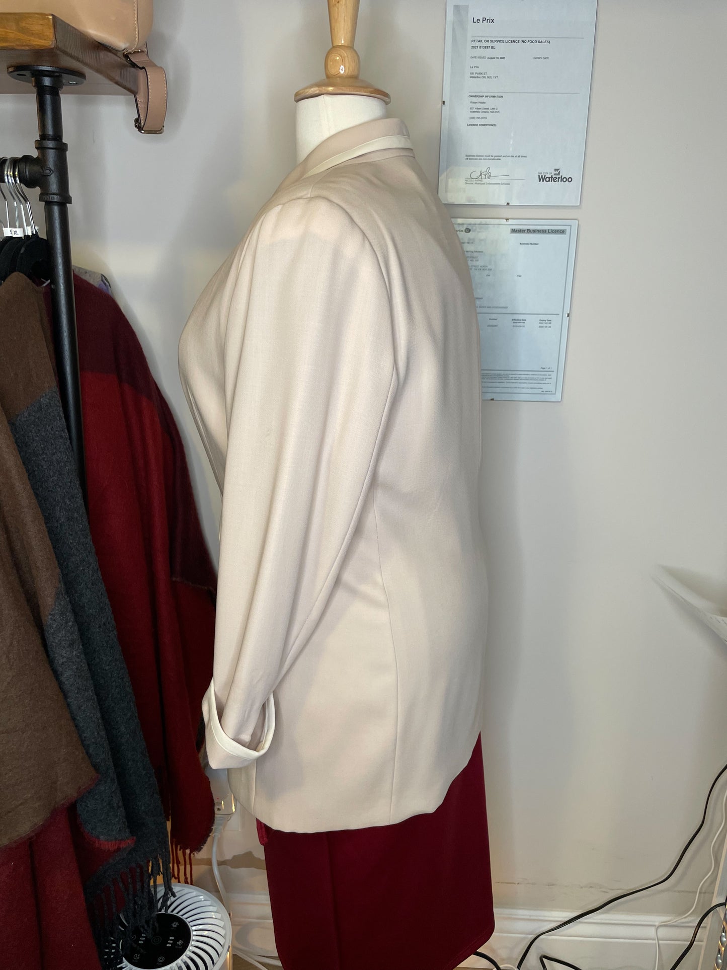 Vintage Peter Nygard 100% Wool Long Beige Blazer  - Size 16