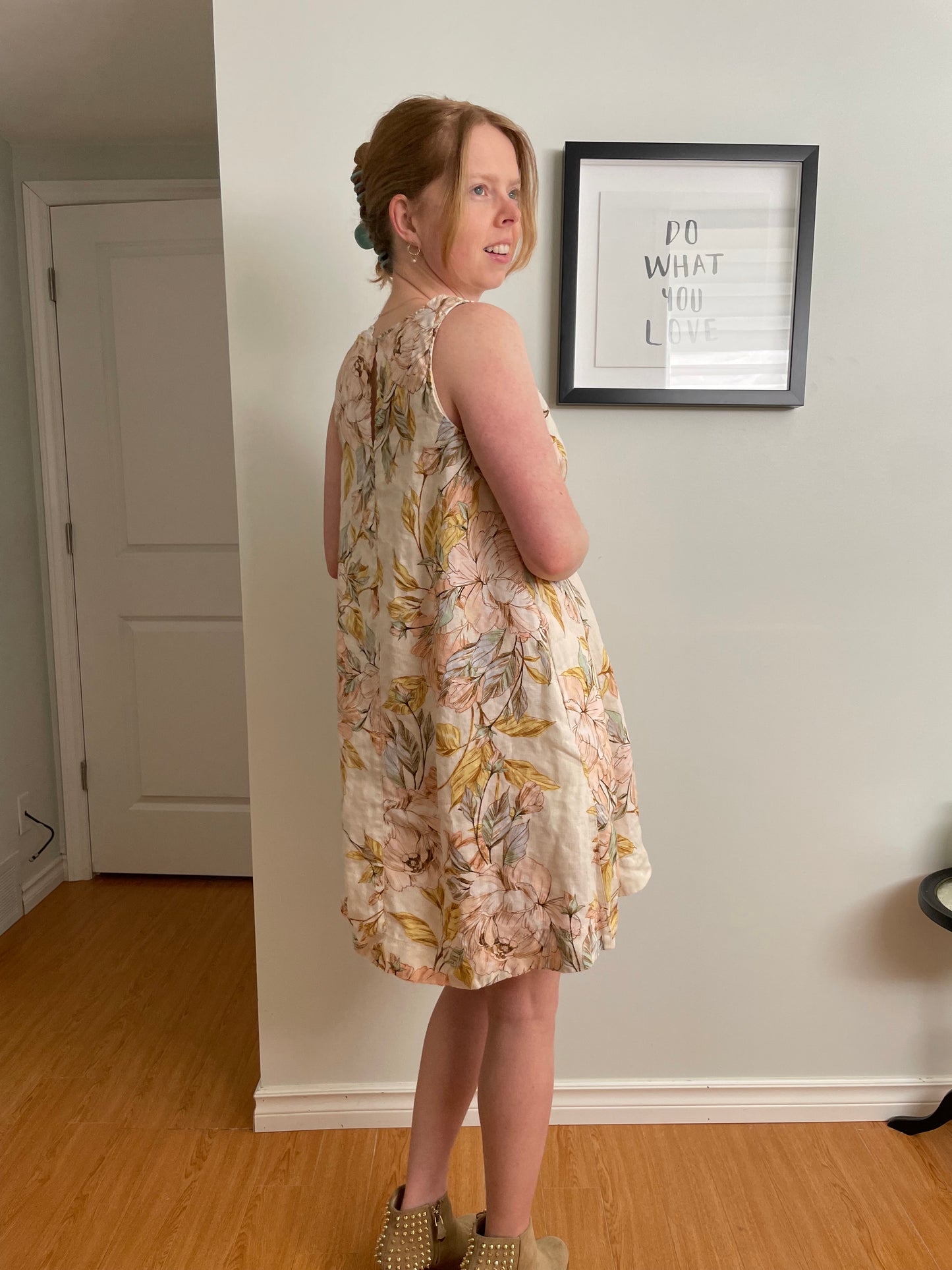 Nicole Miller Cream Floral 100% Linen Sleeveless Shift Dress - Small