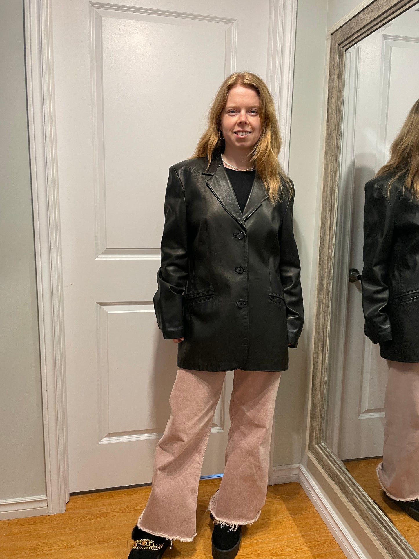 Danier Black Genuine Leather Tailored Blazer – Medium