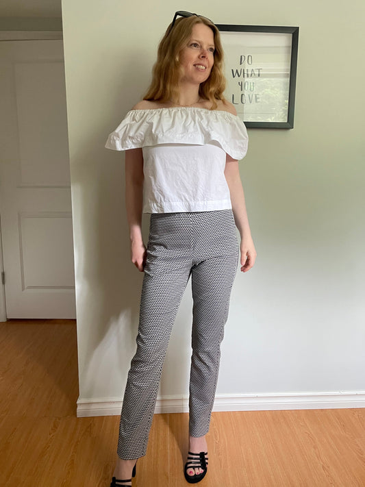 Theory Black & White Geometric Arlington Straight Leg Pants – Size 6