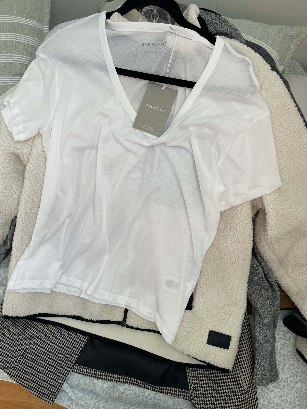 Everlane White Air Scoop-Neck 100% Cotton Tee – Medium – NWT