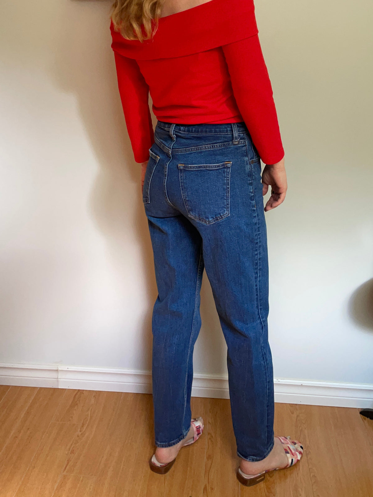 Abercrombie & Fitch Medium Wash Curve Love High Rise Mom Jeans – 27/4 Long
