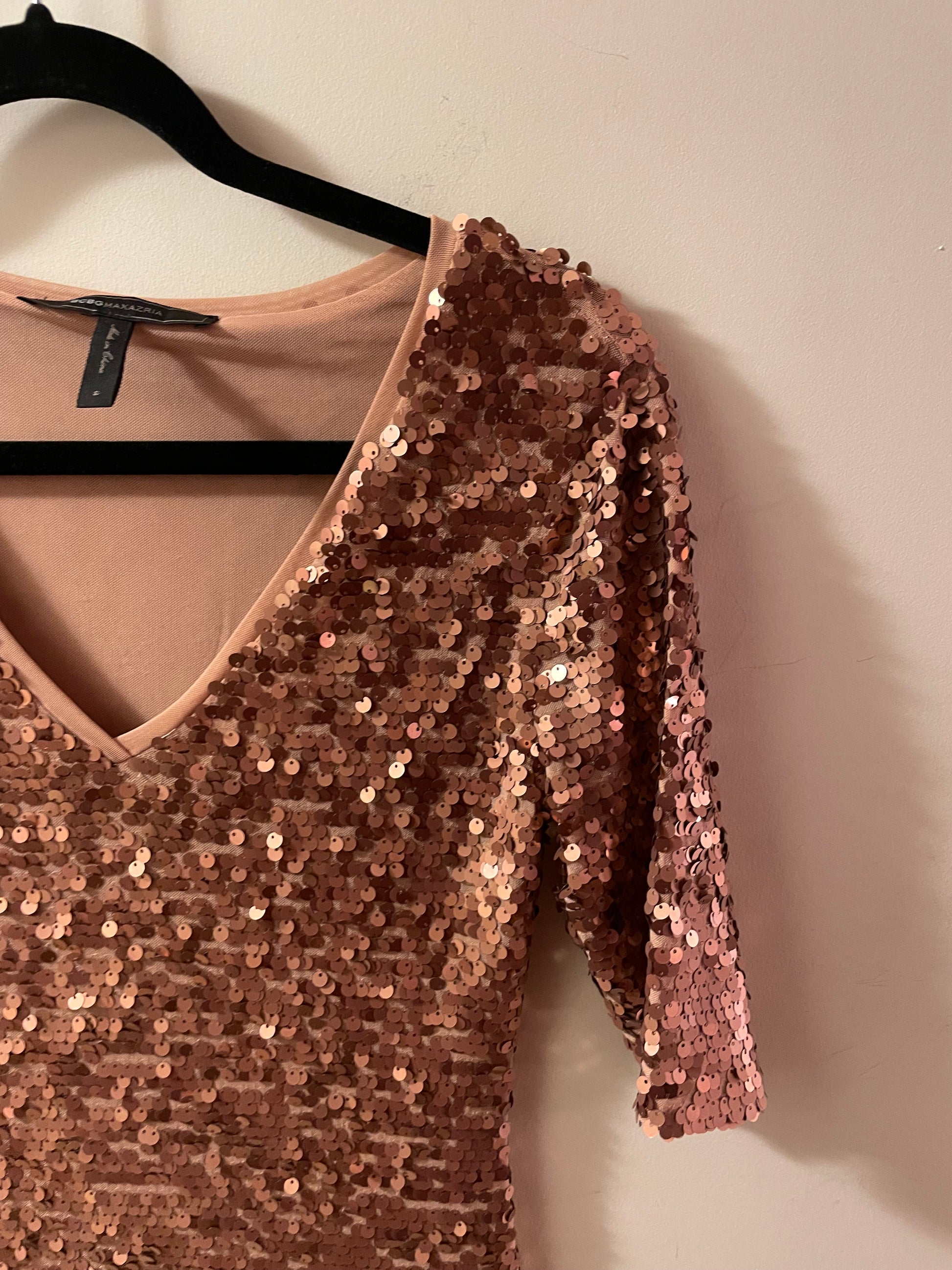 BCBG Bronze Sequin Party Dress - Small Le Prix Fashion & Consulting BCBG Bronze Sequin Party Dress - Small Le Prix Fashion & Consulting