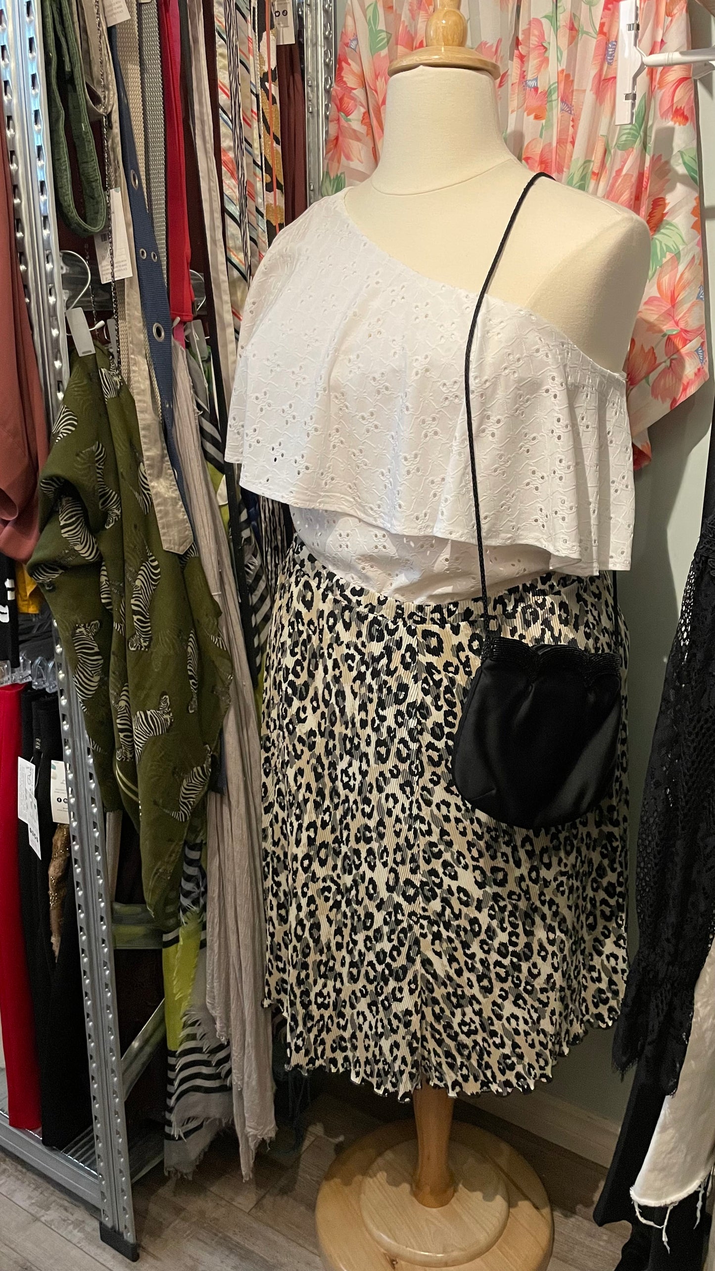 Jaclyn Smith Cream + Black Leopard Pleated Lettuce Hem Midi Skirt - XL