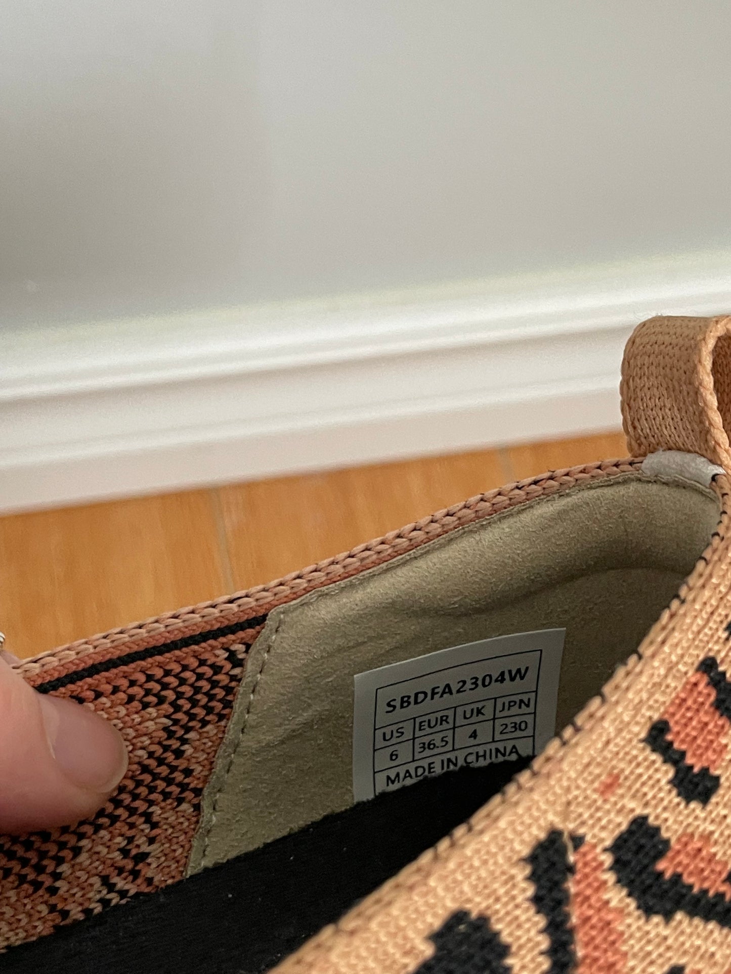 Burudani Leopard Knit Pointed Toe Flats – Tan & Black – Size 6