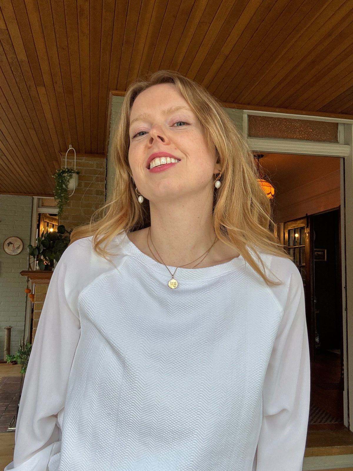 Lord & Taylor White Textured Pullover Sweater Top – Medium