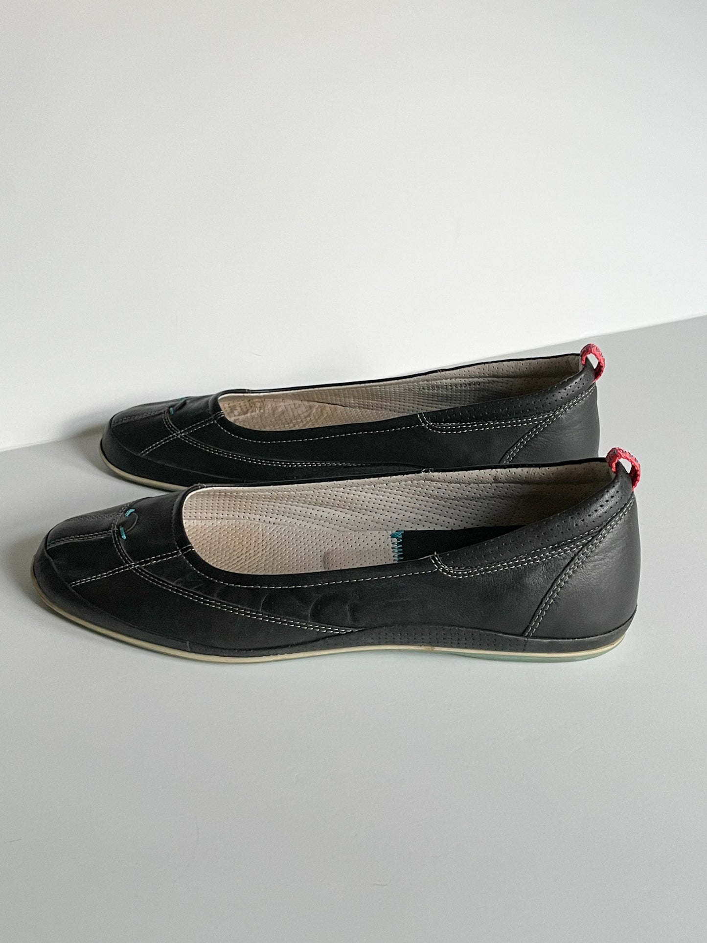 Ecco Black Leather Ballet Flats - Size 39