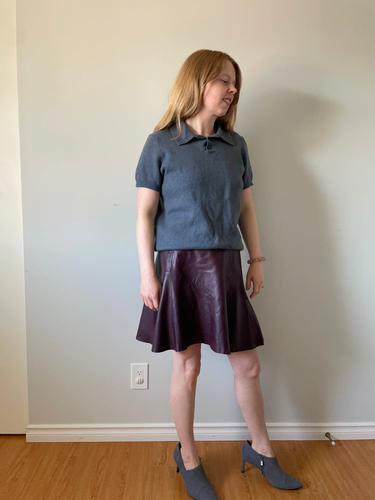 Banana Republic Burgundy Lamb Leather Mini Skirt – Size 10