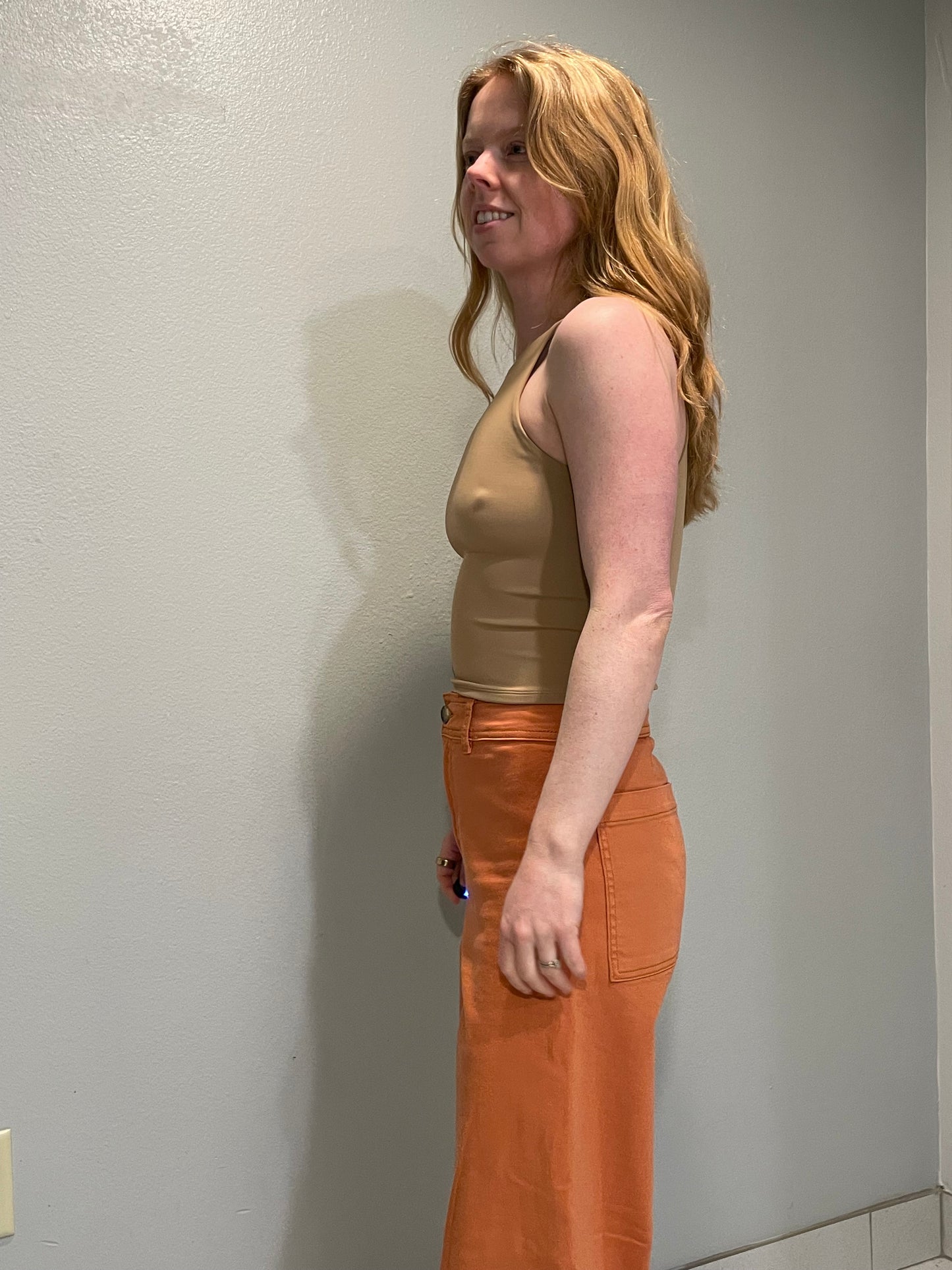 Express Body Contour Tan Sleeveless High-Neck Tank – Small