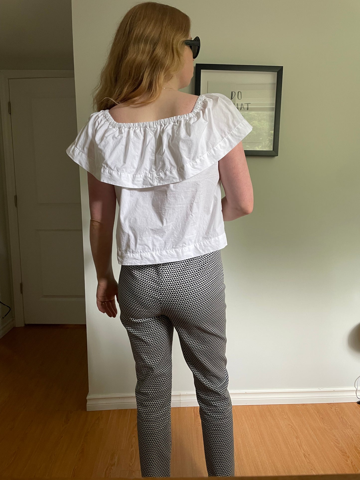 Aritzia Wilfred White Structured Cotton Off-the-Shoulder Ruffle Top – XS/S